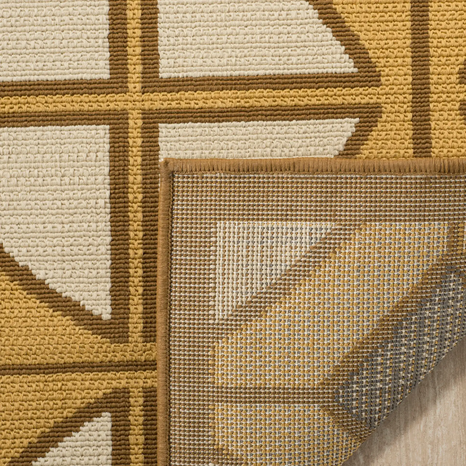 Hampton Mid-Century Circle Rug in Camel / Ivory in a styled room