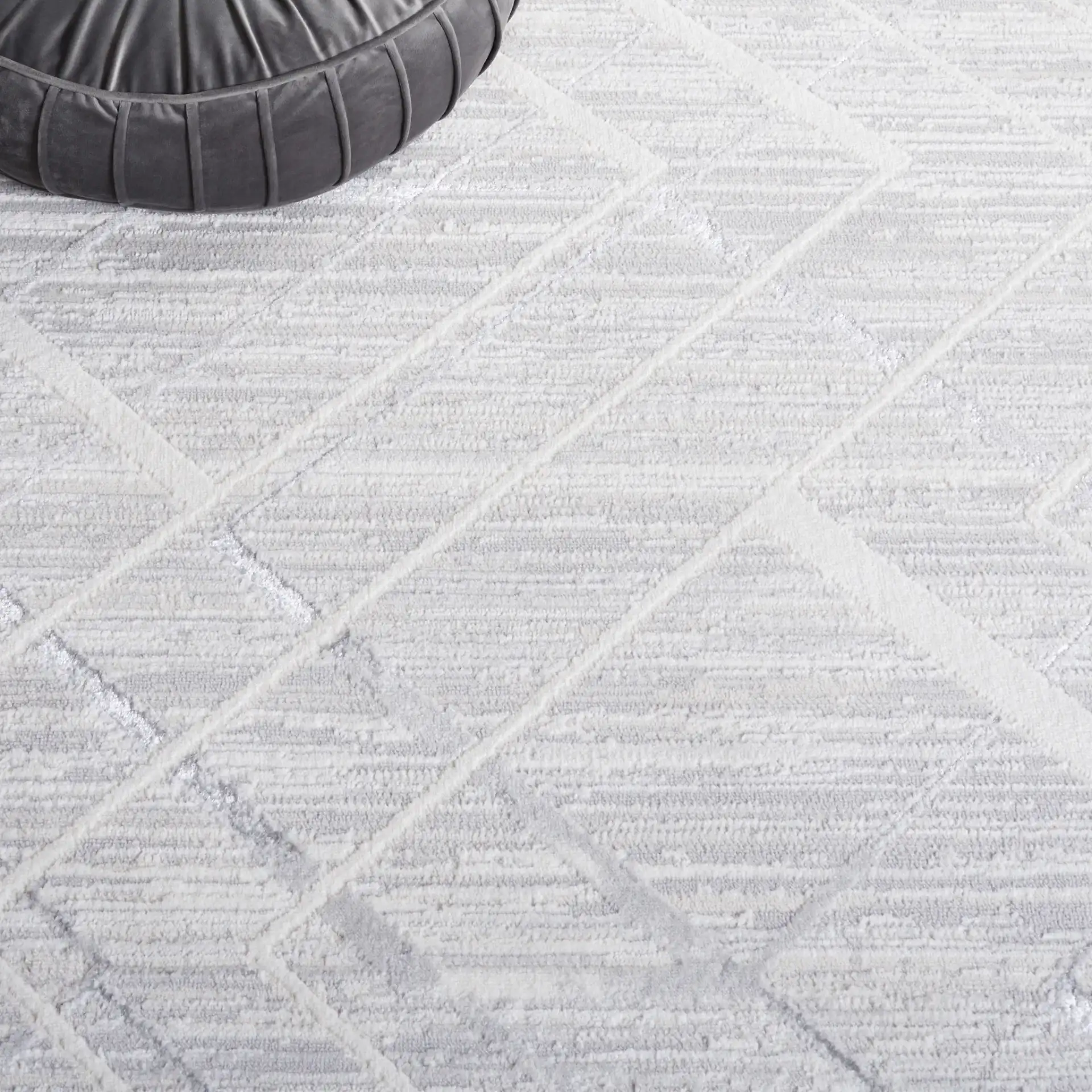 Hanna Geometric Trellis Rug in Ivory / Light Gray in a styled room