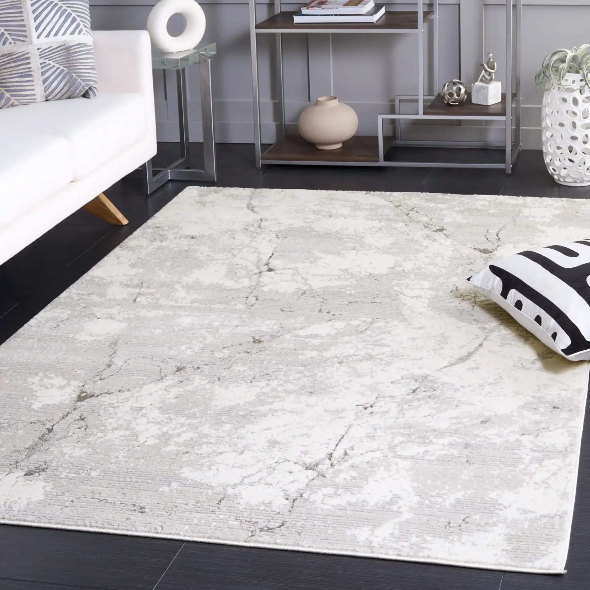 Hanna Marbled Abstract Rug in Gray / Ivory in a styled room