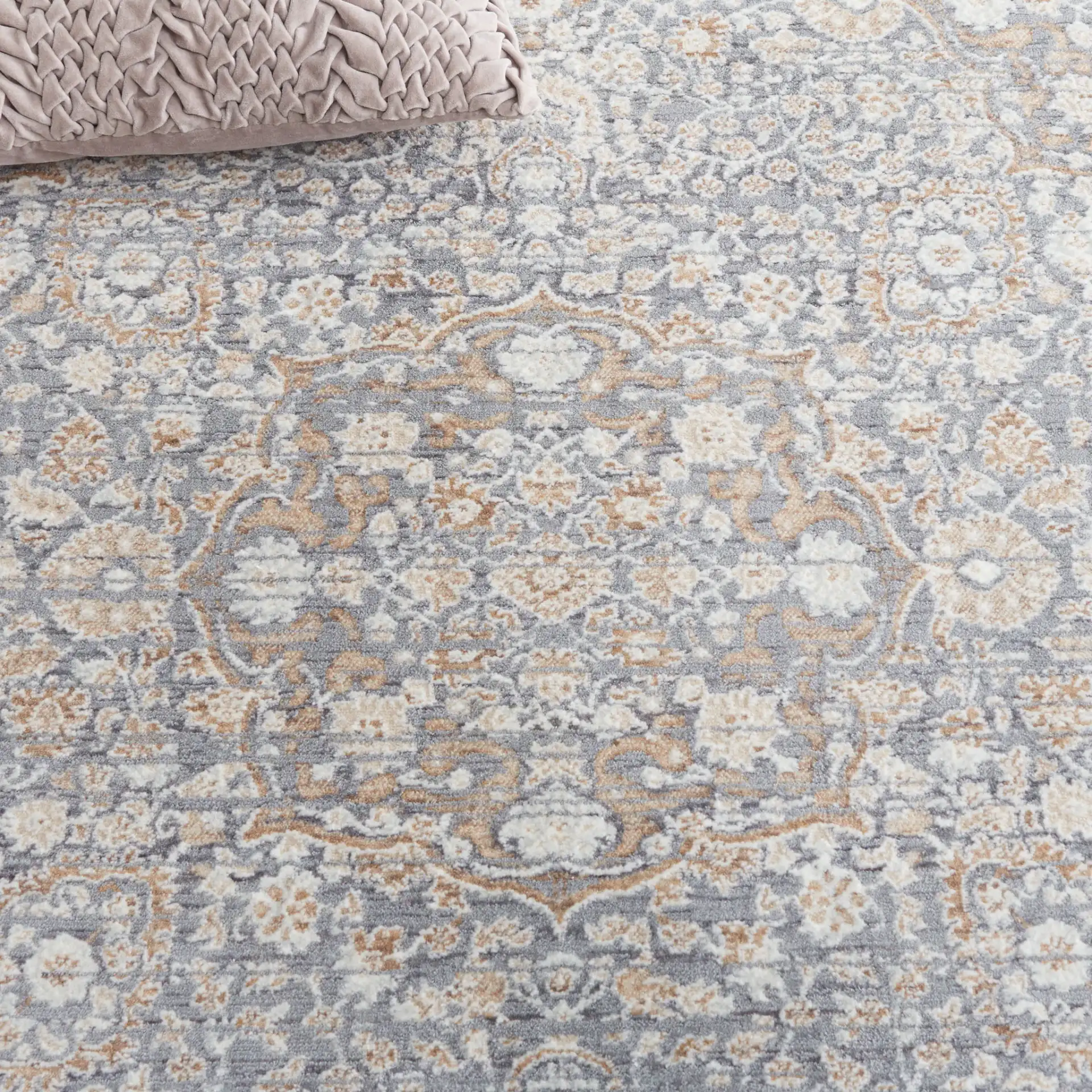 Harlow Traditional Floral Rug in Ivory / Blue Gray in a styled room