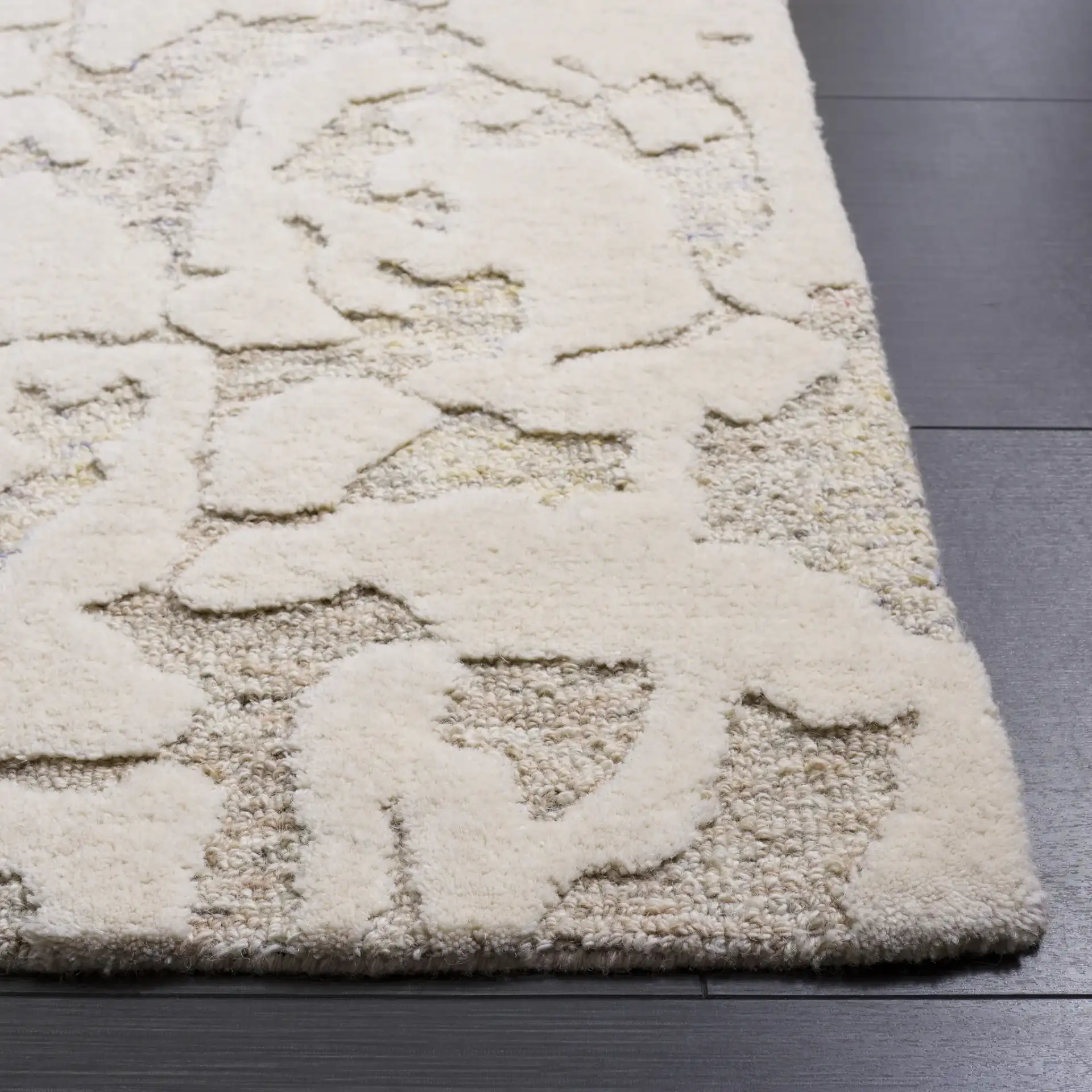 Harvest Abstract Pebble Hand-Tufted Wool Rug in Beige / Taupe in a styled room