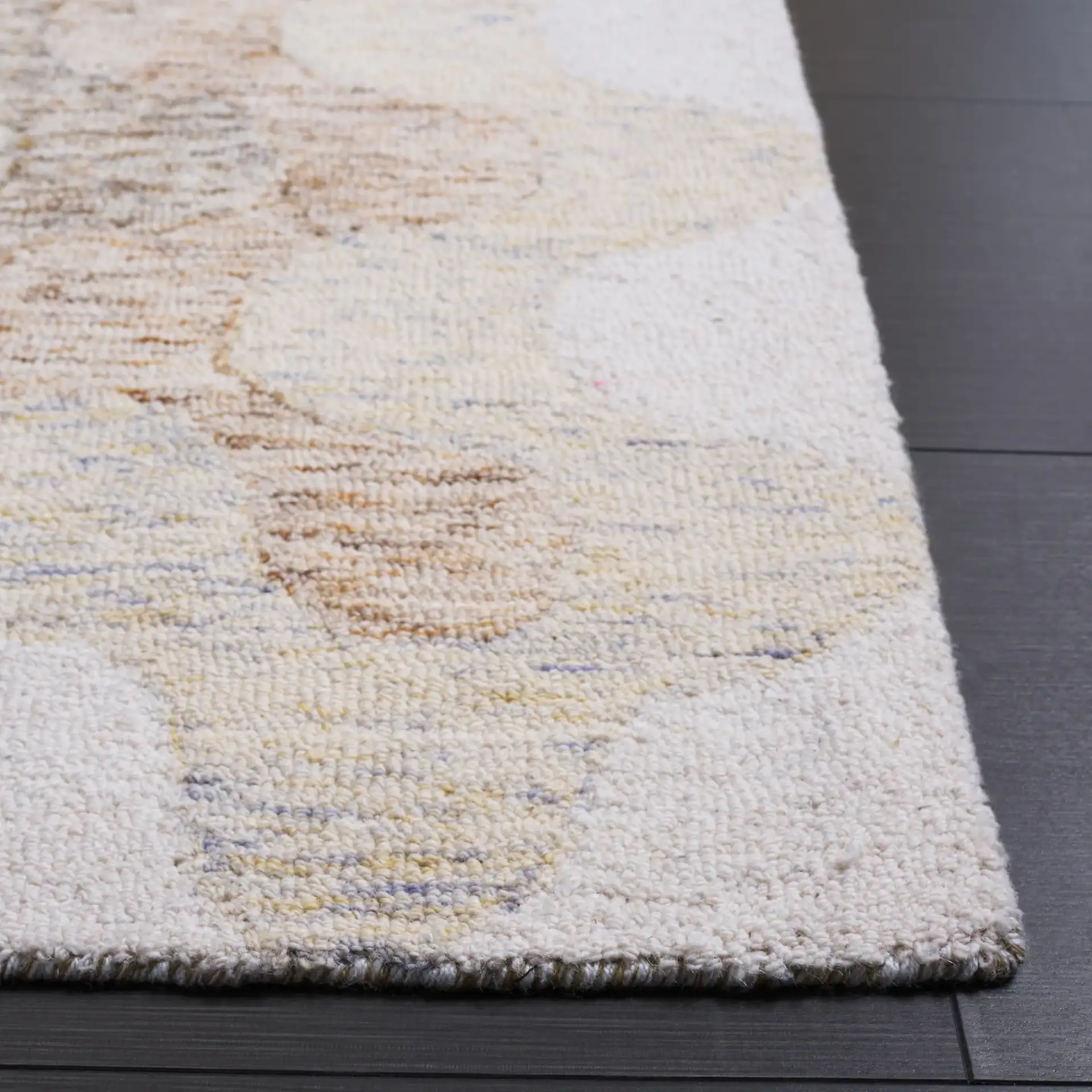 Harvest Scalloped Border Hand-Tufted Wool Rug in Beige / Brown in a styled room