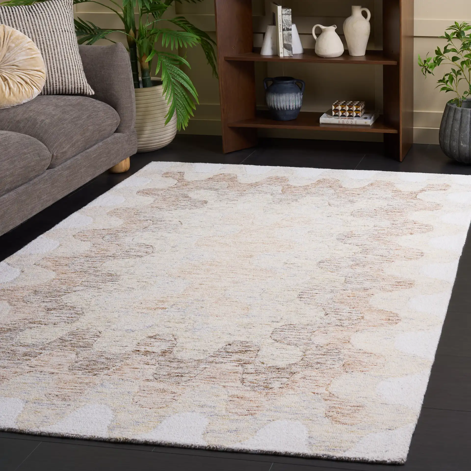 Harvest Scalloped Border Hand-Tufted Wool Rug in Beige / Brown in a styled room