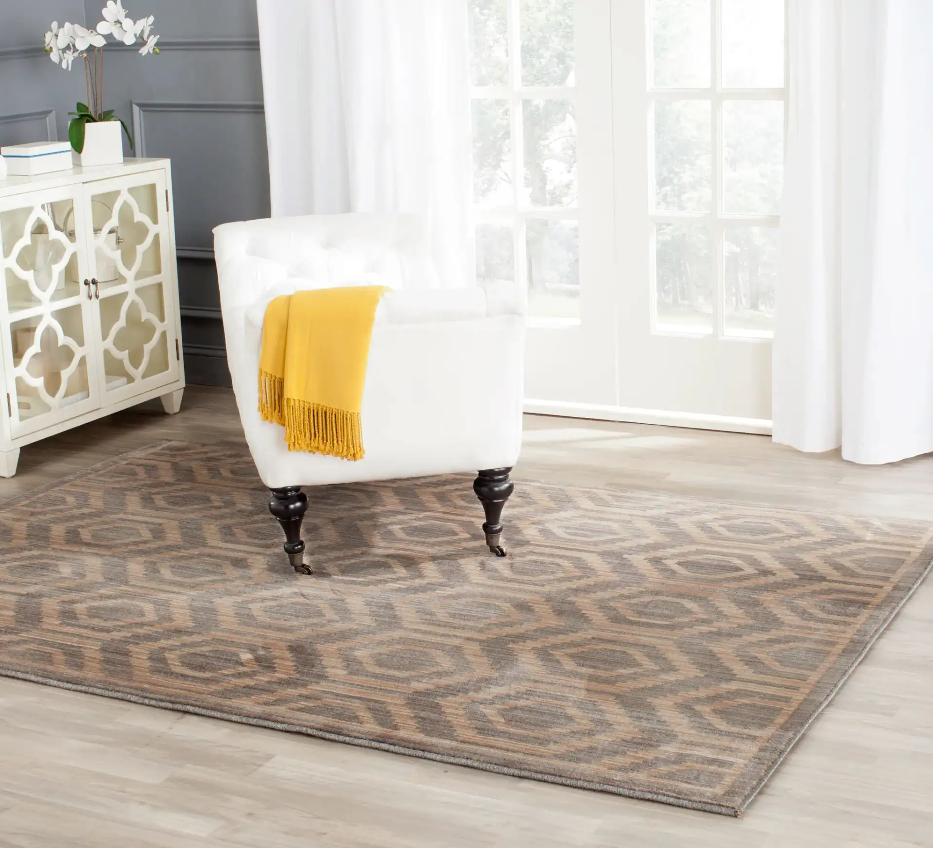 Infinity Concentric Hexagon Rug in Gray / Beige in a styled room
