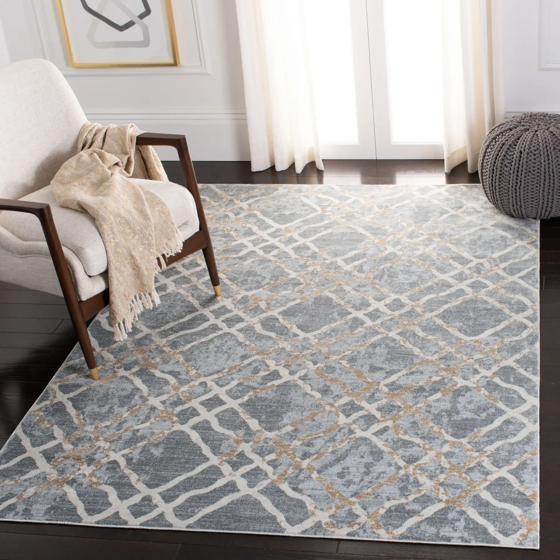 Isabella Distressed Trellis Rug in Silver / Ivory in a styled room
