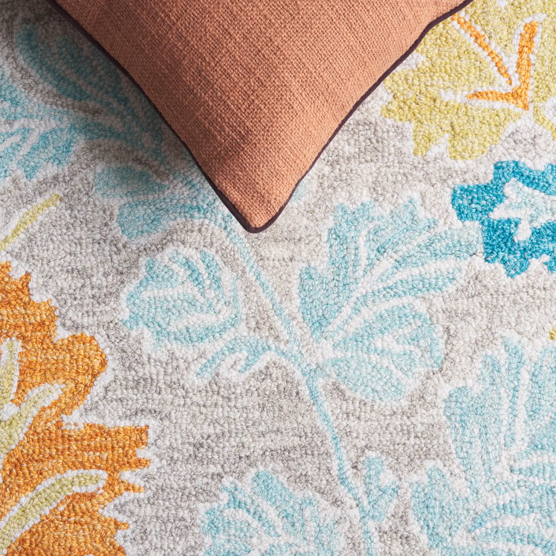 Jardin Oak Leaf Hand-Tufted Wool Rug in Blue / Gray in a styled room