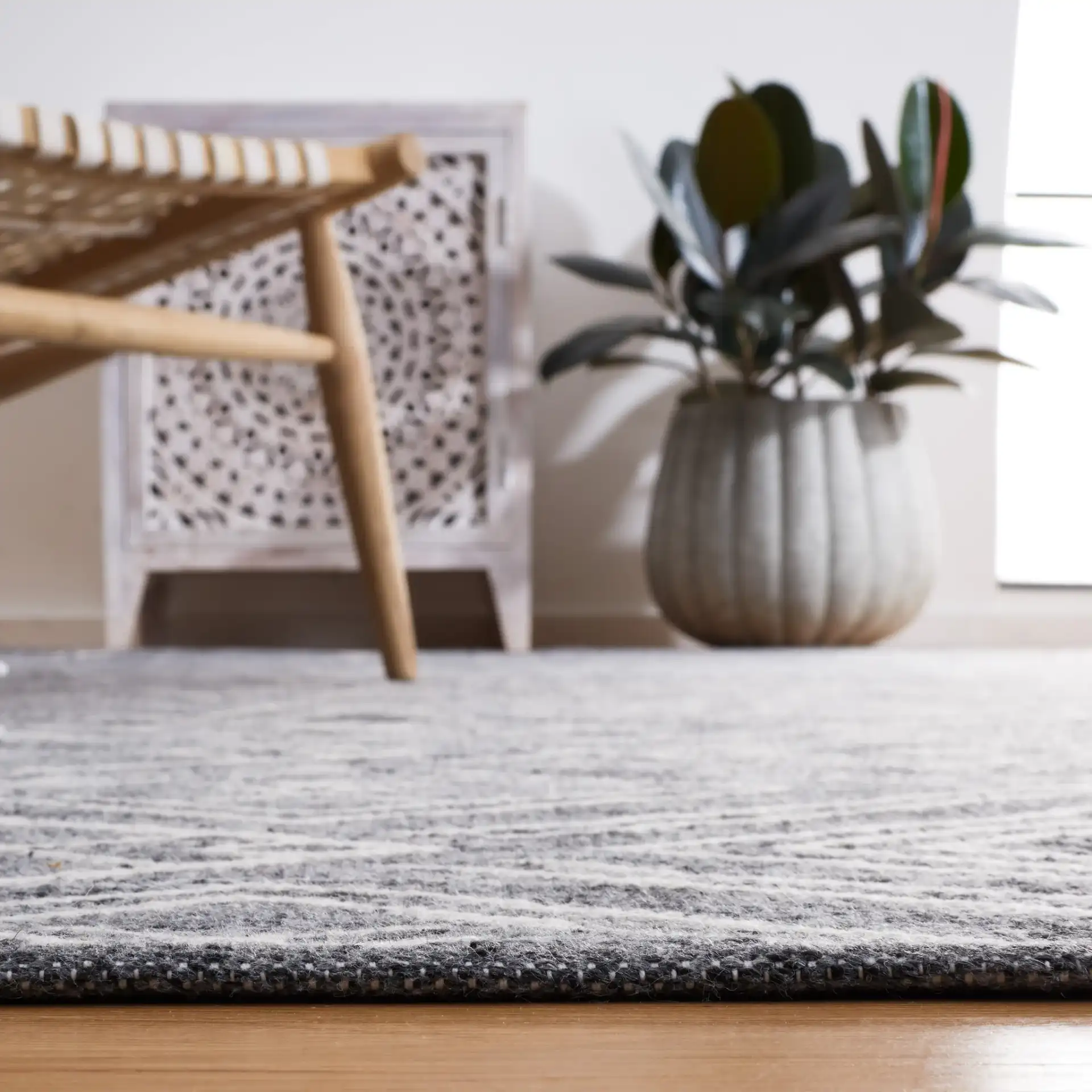 Kilim Nested Diamond Flatweave Rug in Gray / Ivory in a styled room