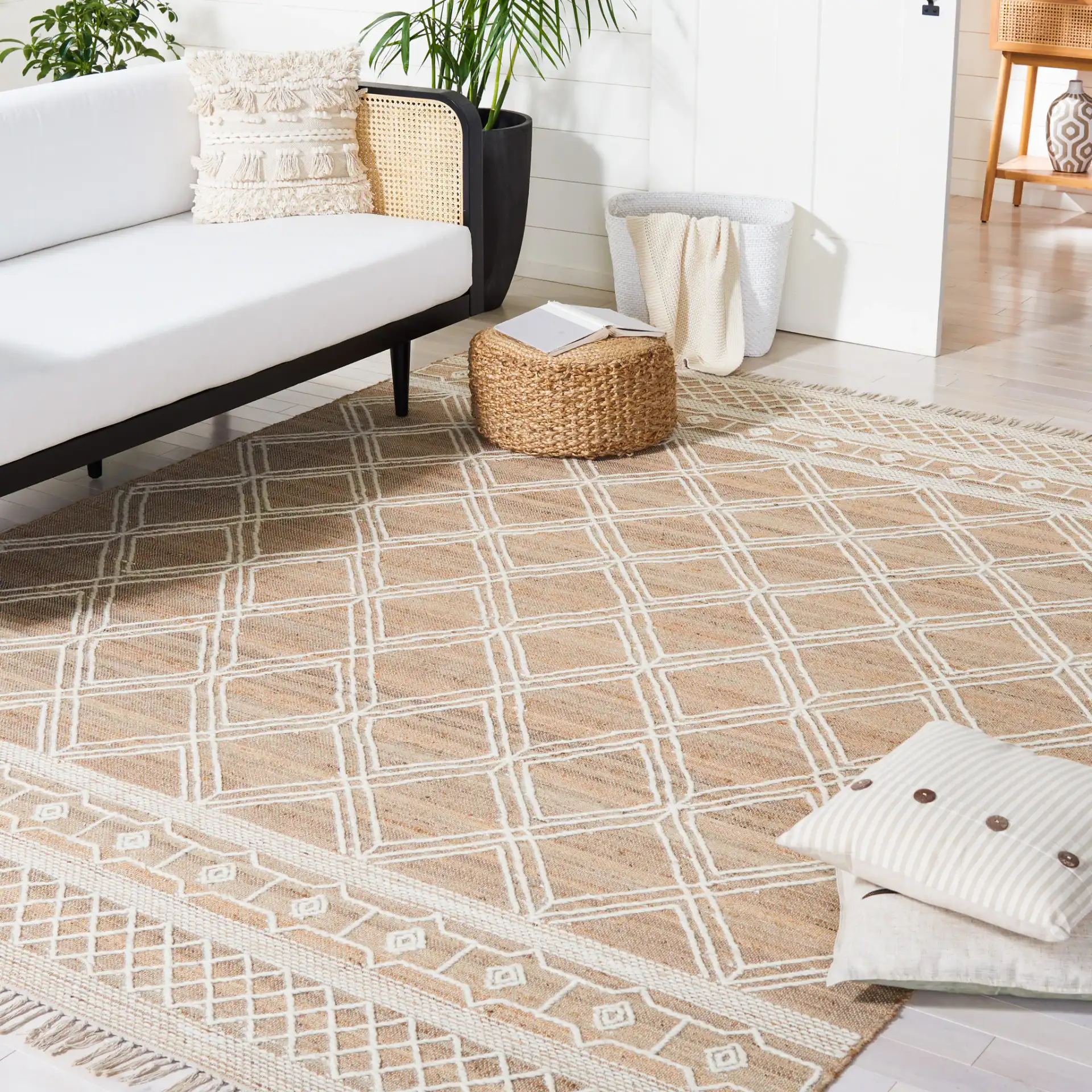Kilim Bohemian Diamond Lattice Hand-Woven Rug in Natural / Ivory in a styled room