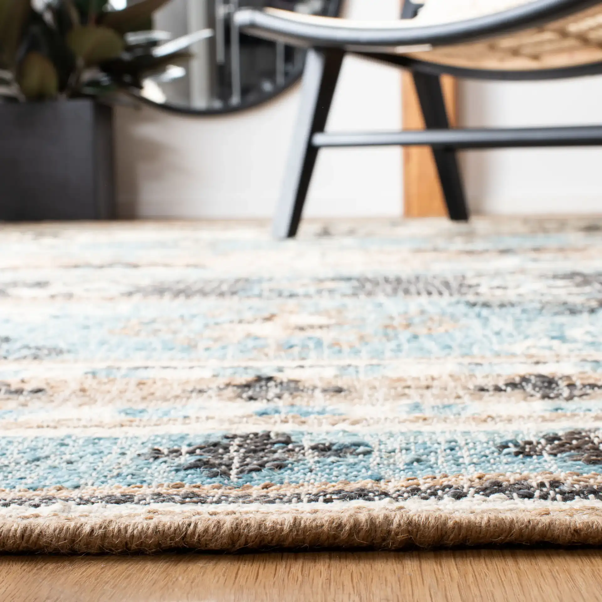 Kilim Banded Flatweave Jute Rug in Blue / Ivory in a styled room