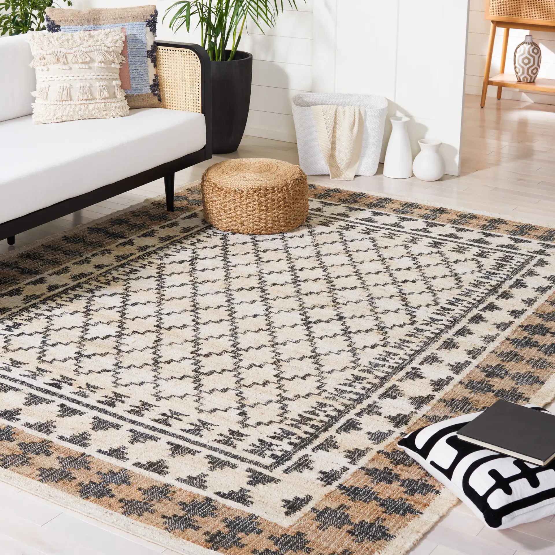Kilim Bordered Diamond Flatweave Jute Rug in Ivory / Gray in a styled room