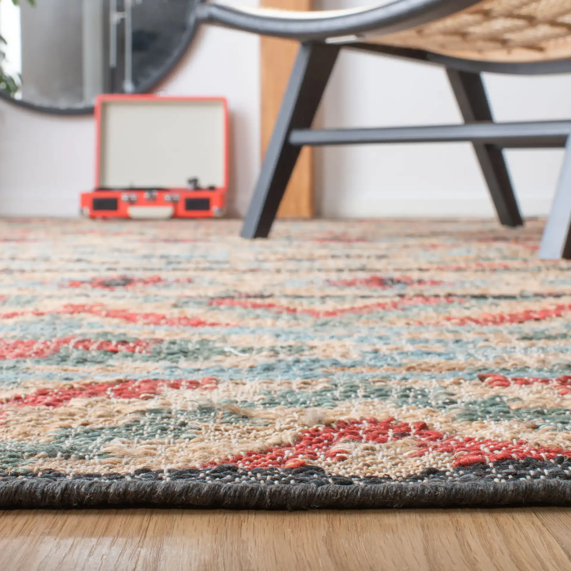 Kilim Stepped Diamond Flatweave Jute Rug in Natural / Red in a styled room