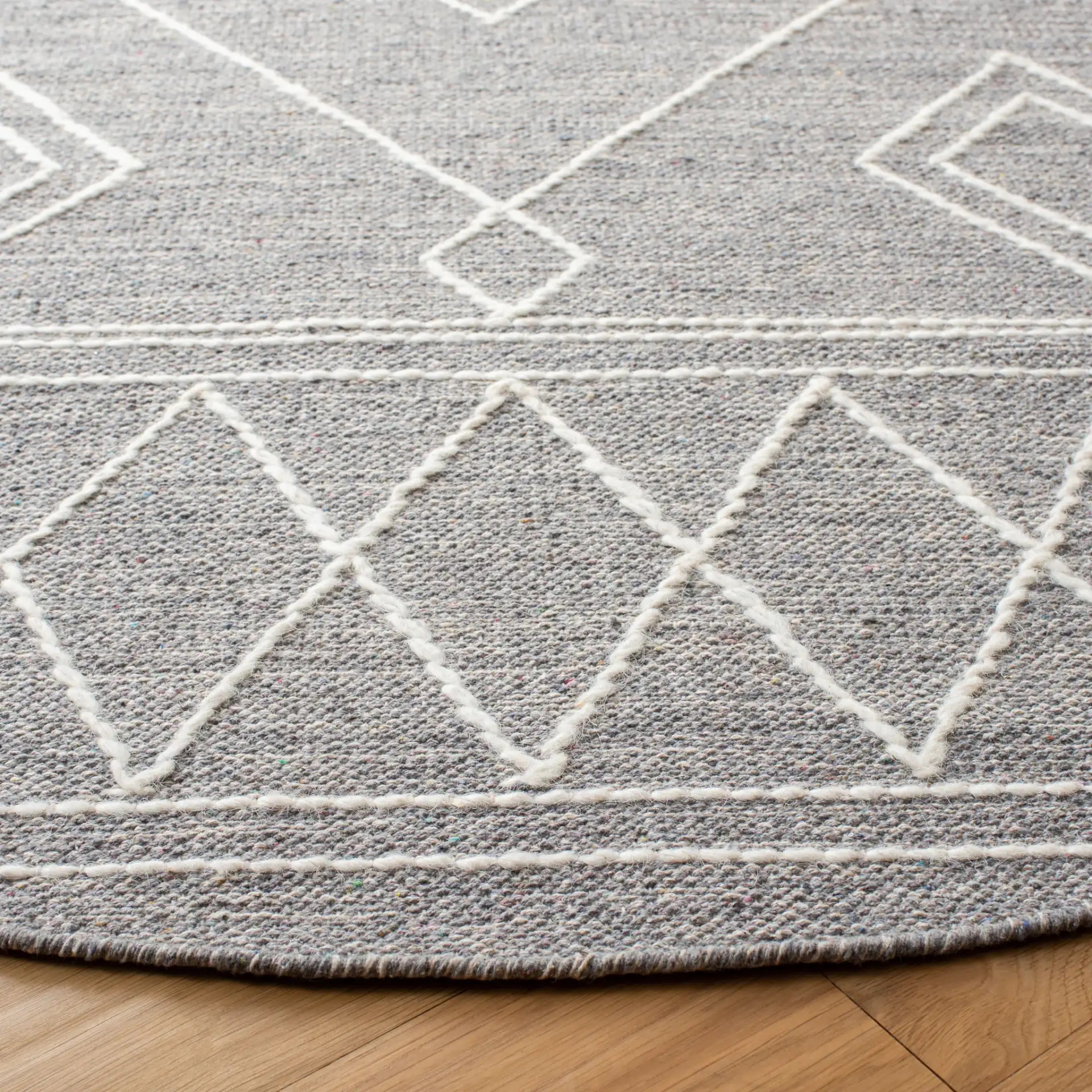 Kilim Nested Diamond Hand-Woven Rug in Gray / Ivory in a styled room