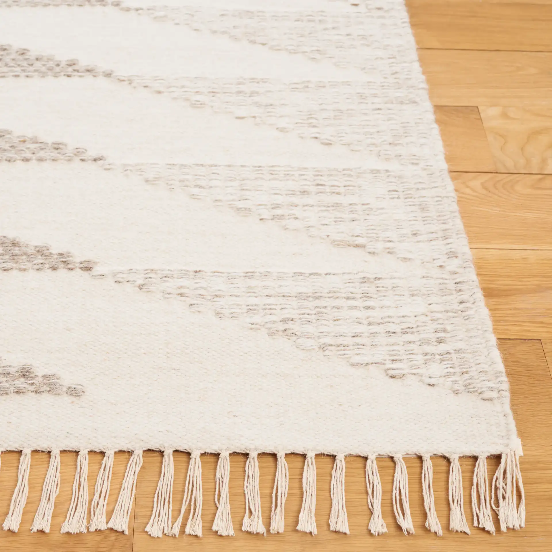 Kilim Scandinavian Tribal Flatweave Wool Rug in Gray / Ivory in a styled room