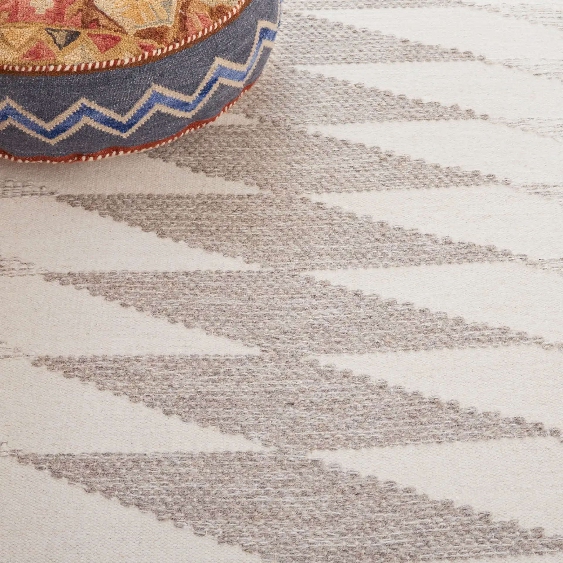 Kilim Scandinavian Tribal Flatweave Wool Rug in Gray / Ivory in a styled room