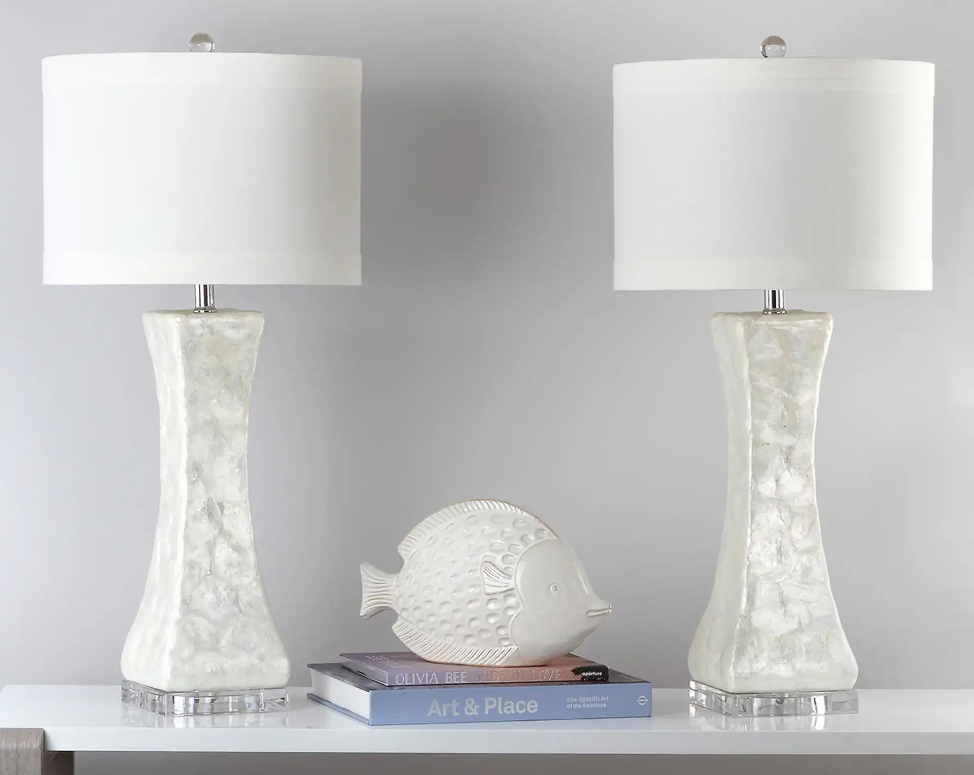 Shelley Concave Table Lamp in White, detail view