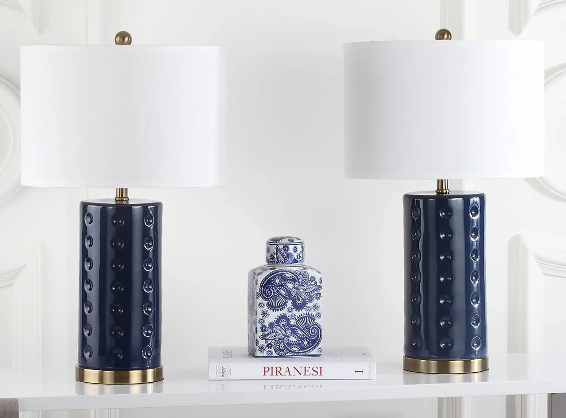 Roxanne Table Lamp (Set Of 2) in Orange, detail view