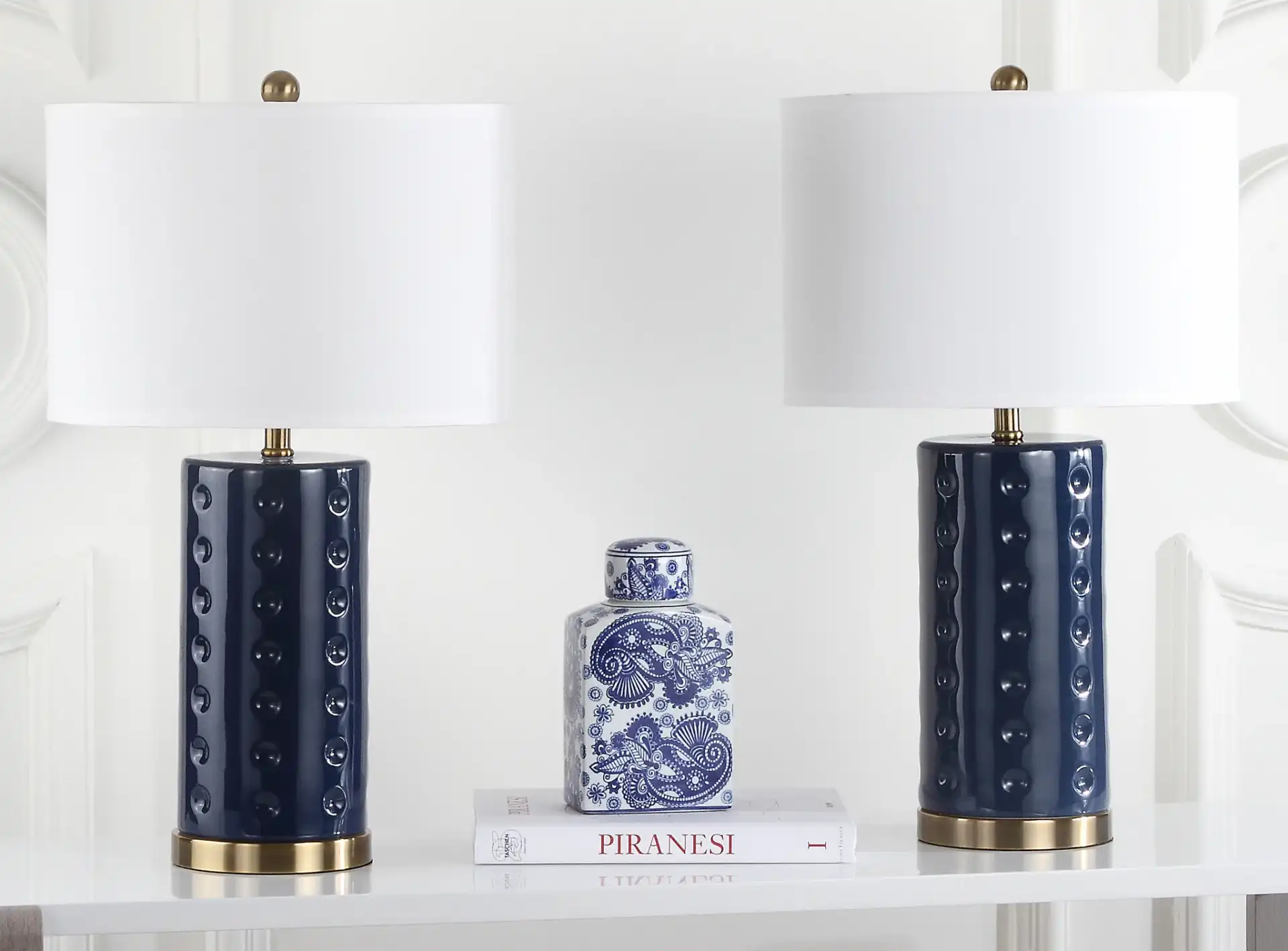 Roxanne Table Lamp (Set Of 2) in Orange, detail view