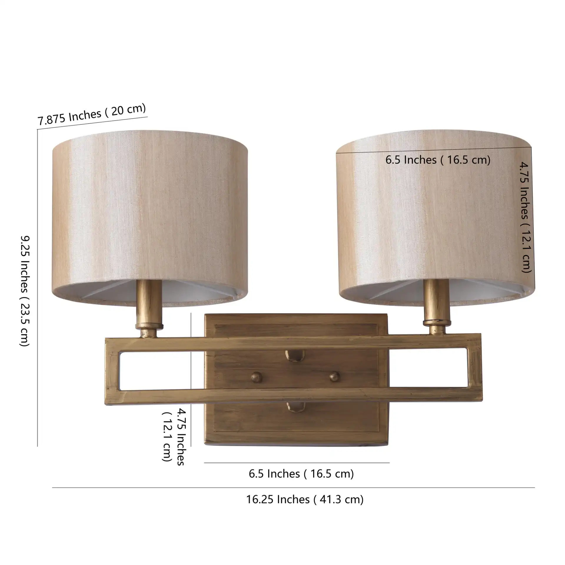 Catena Double Sconce in Gold, detail view
