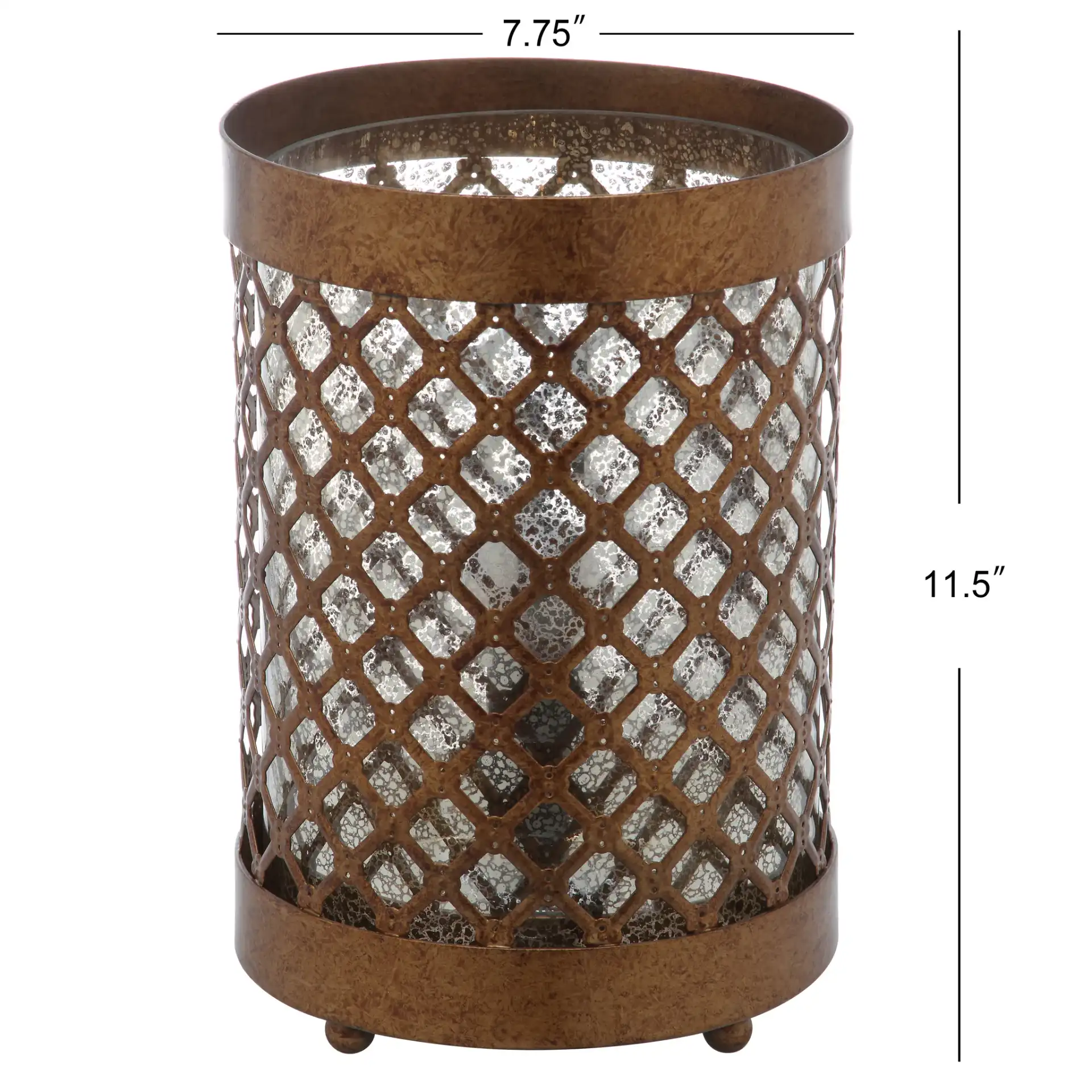 Borden Hurricane Lamp (Set of 2) in Gold, detail view