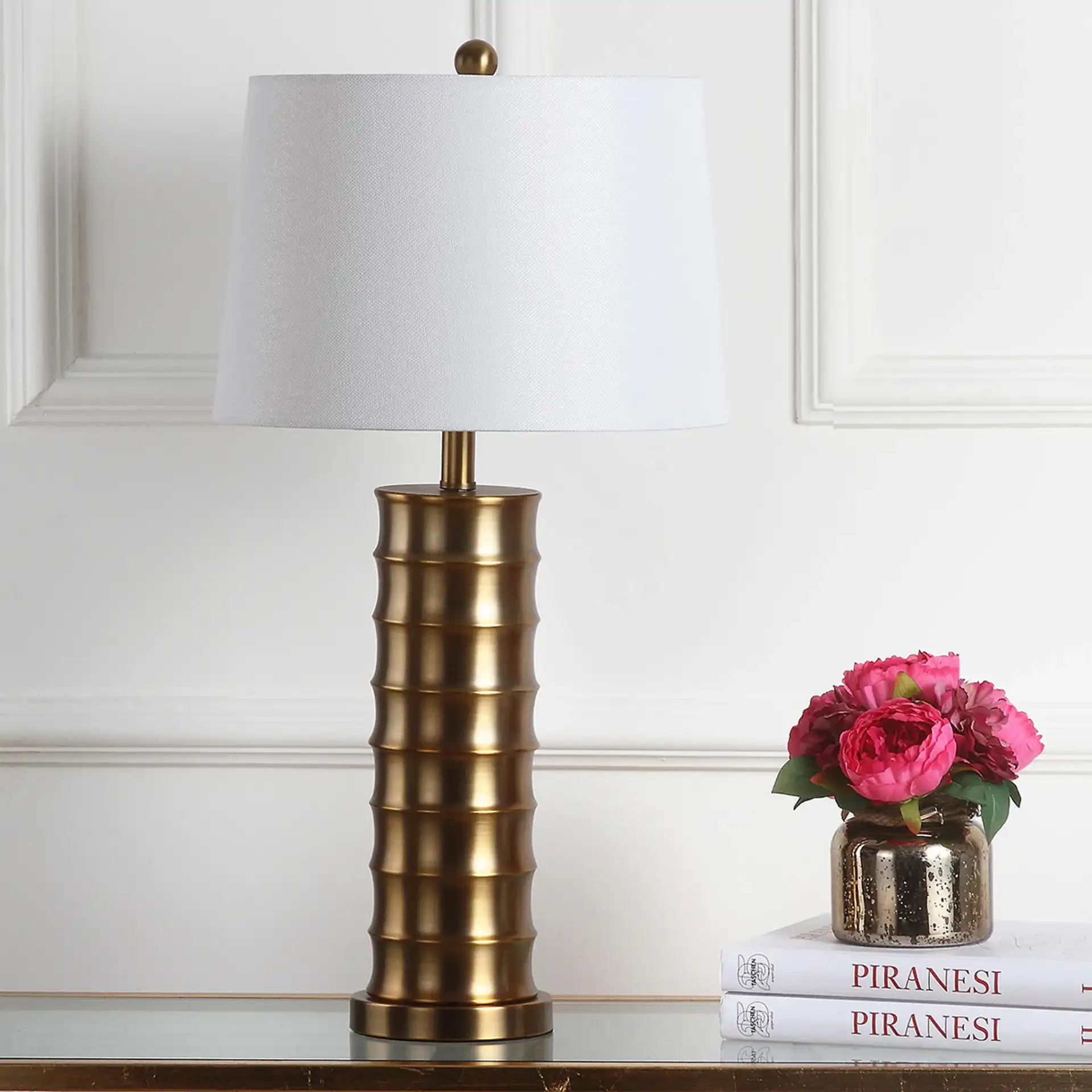 Linus Brass Column Lamp (Set of 2) in Gold, detail view