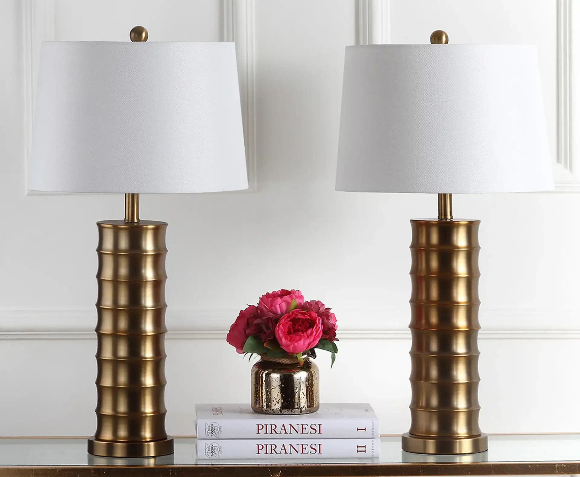 Linus Brass Column Lamp (Set of 2) in Gold, detail view
