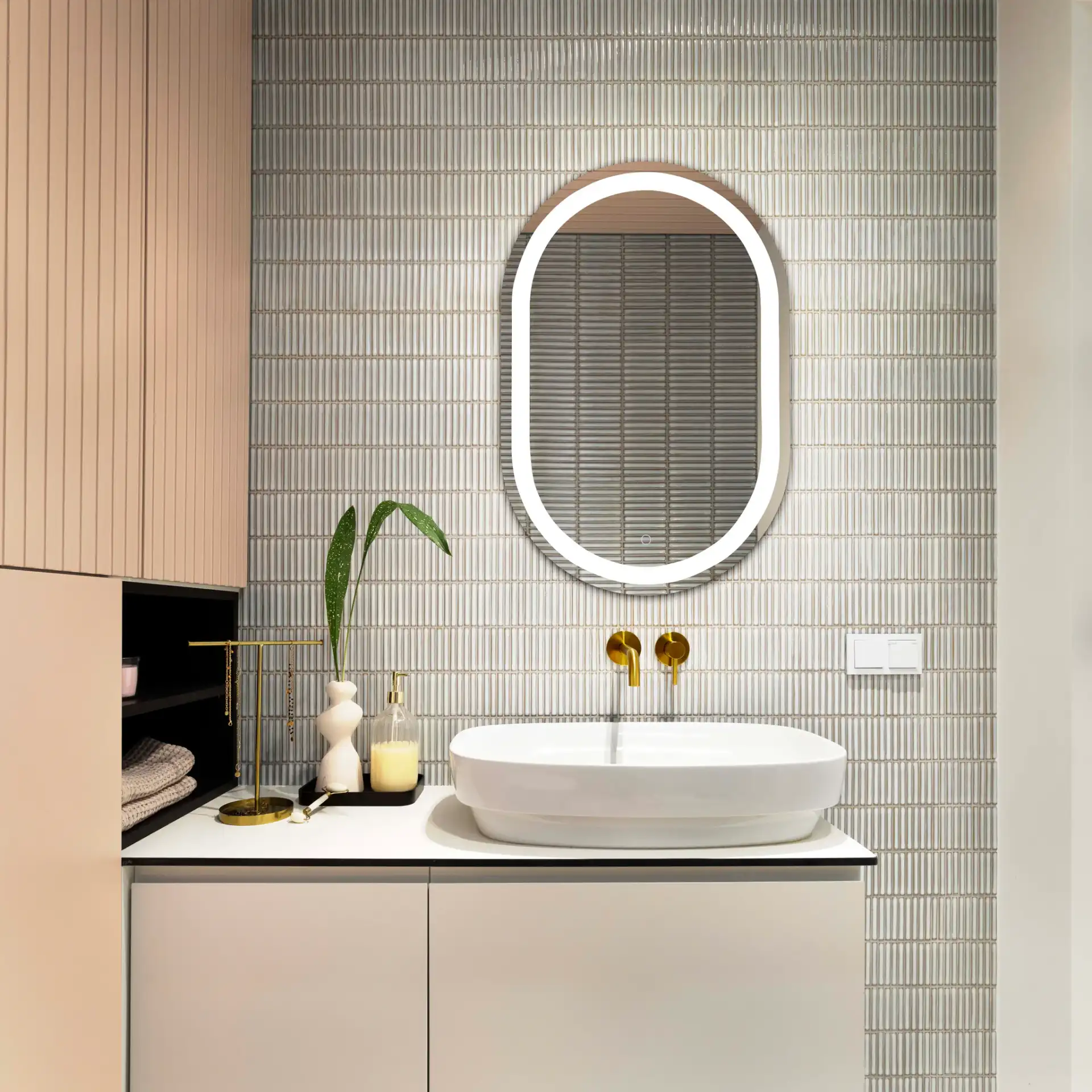 Crosby 24" Led Mirror in Silver / White in a styled room