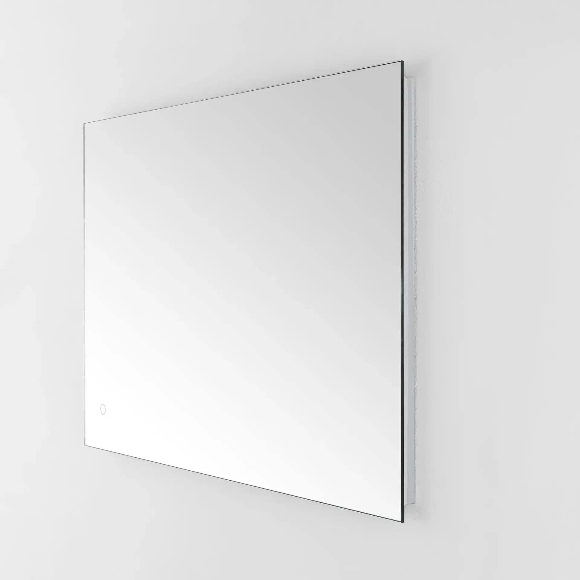 Jed 24" Led Mirror in Silver, detail view