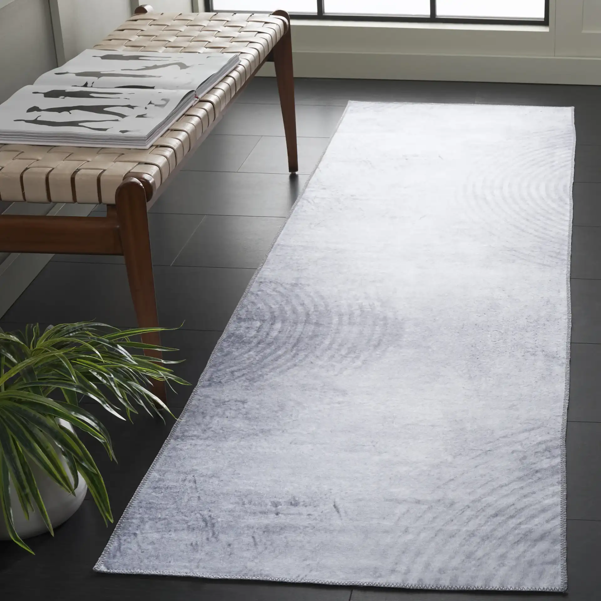 Malibu Ripple Washable Rug in Gray in a styled room