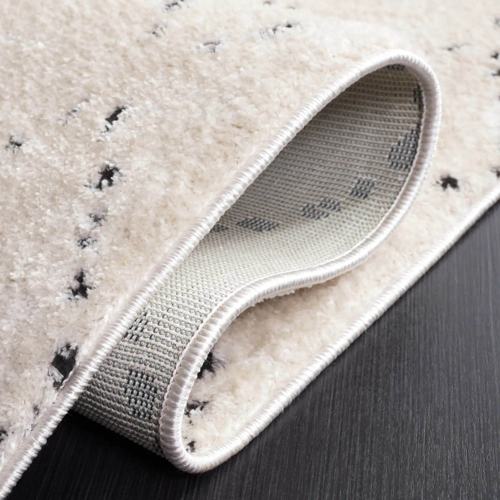Melody Diamond Lattice Rug in Melody Diamond Lattice Rug in a styled room