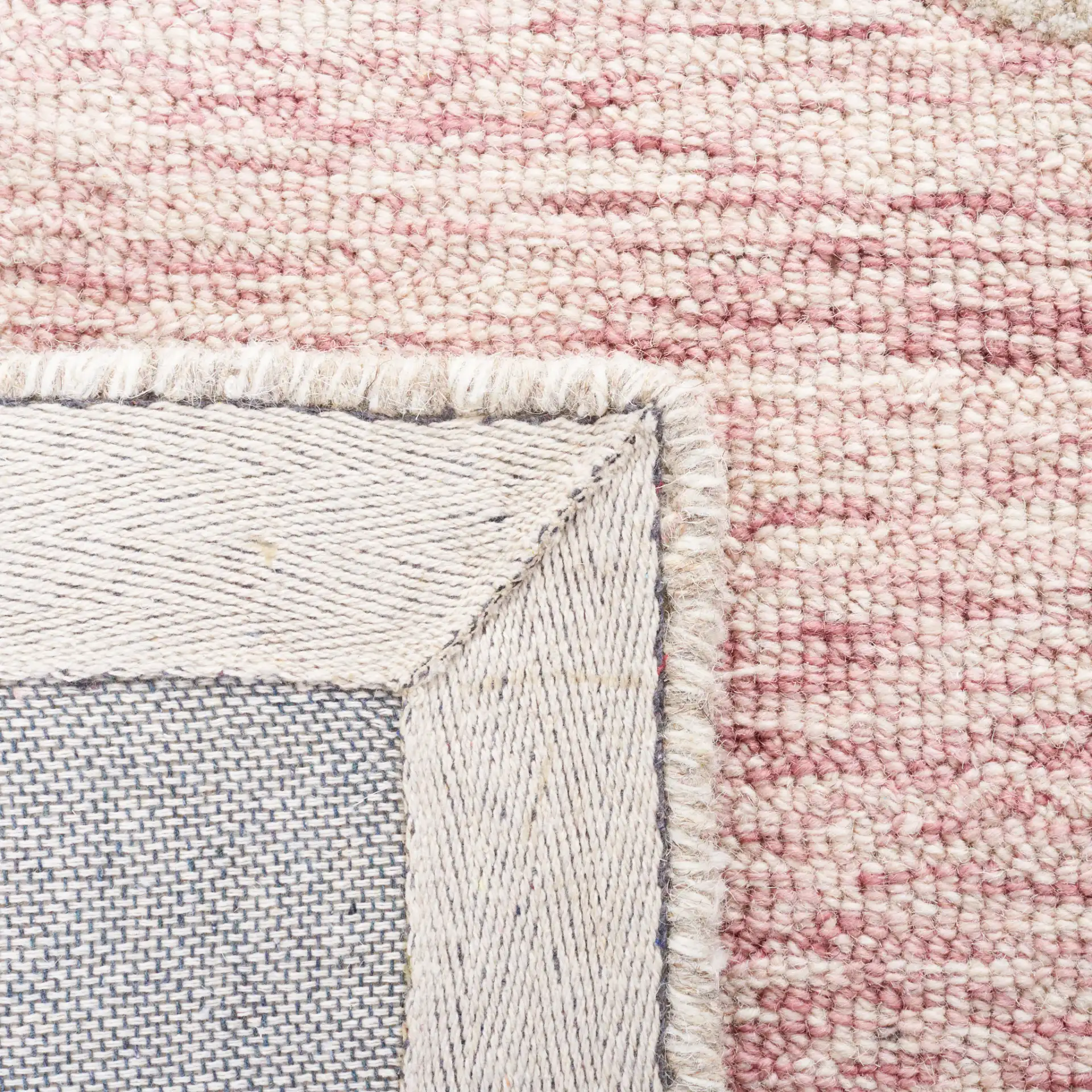 Metro Scalloped Medallion Hand-Tufted Wool Rug in Dark Pink / Ivory in a styled room