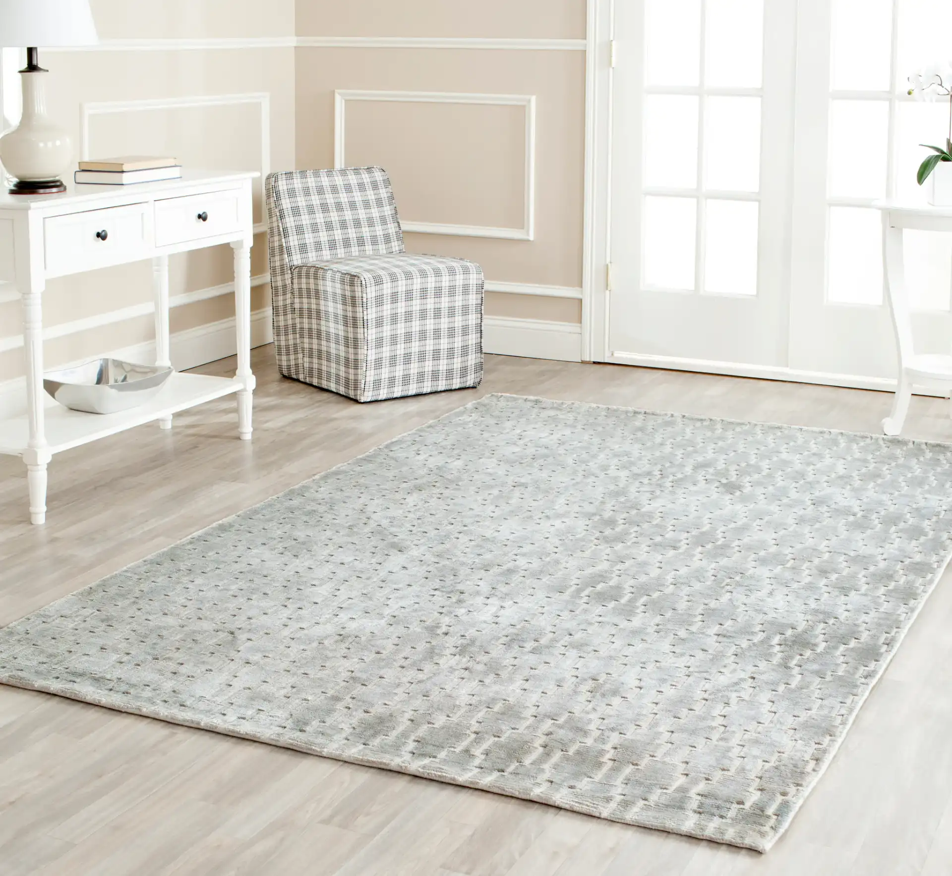 Mirage Interlocking Grid Hand-Loomed Rug in Gray in a styled room