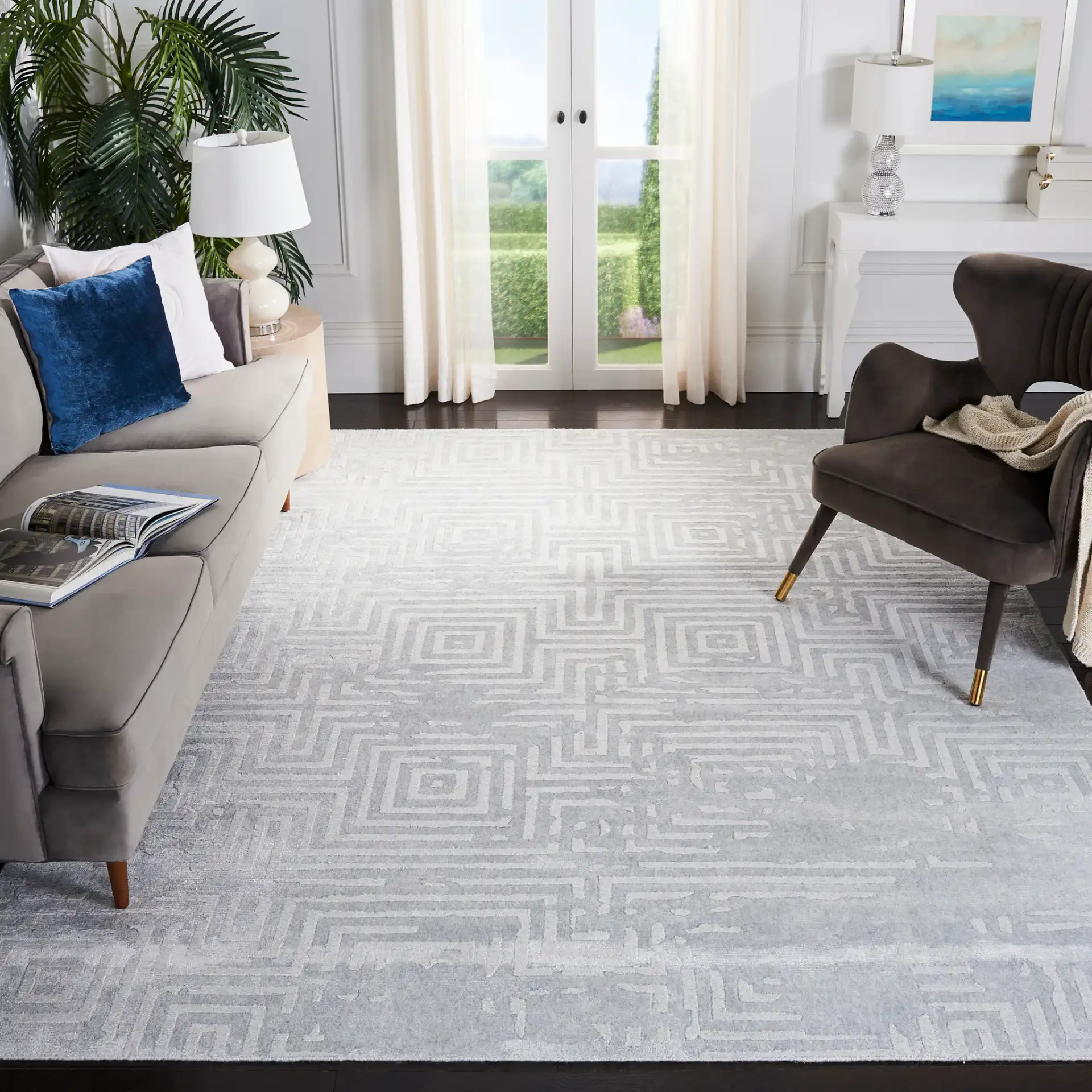 Mirage Maze Hand-Loomed Rug in Gray in a styled room