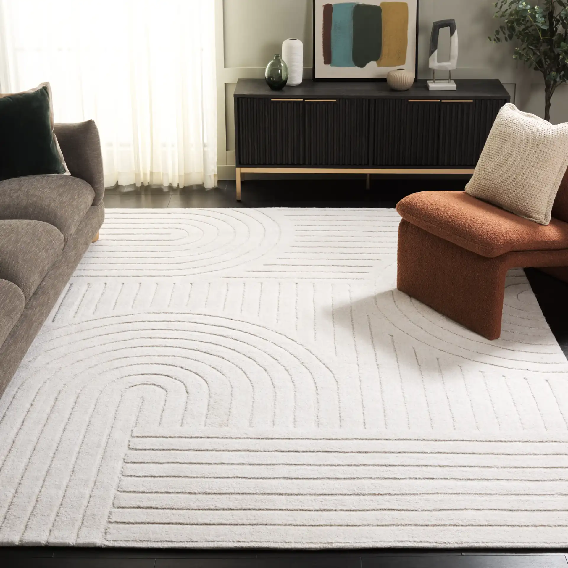 Mykonos Concentric Arch Hand-Tufted Wool Rug in Ivory in a styled room