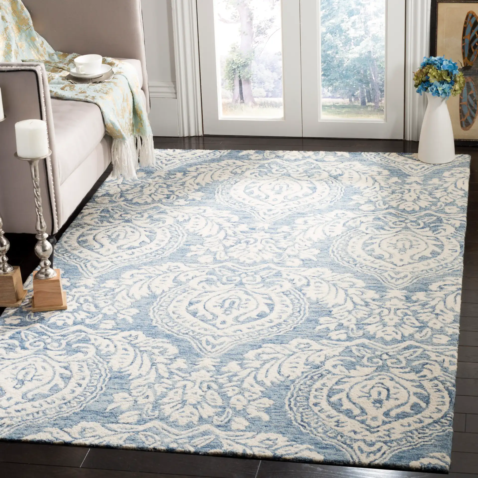 Micro-Loop Paisley Damask Hand-Tufted Wool Rug in Blue / Ivory in a styled room