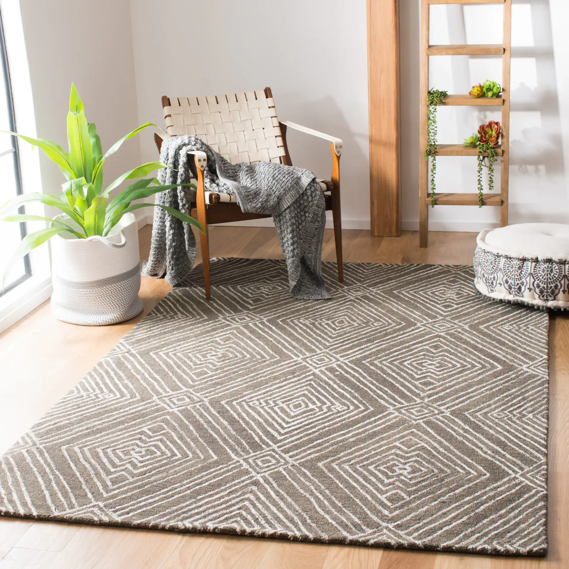 Micro-Loop Diamond Maze Trellis Hand-Tufted Wool Rug in Dark Gray / Ivory in a styled room