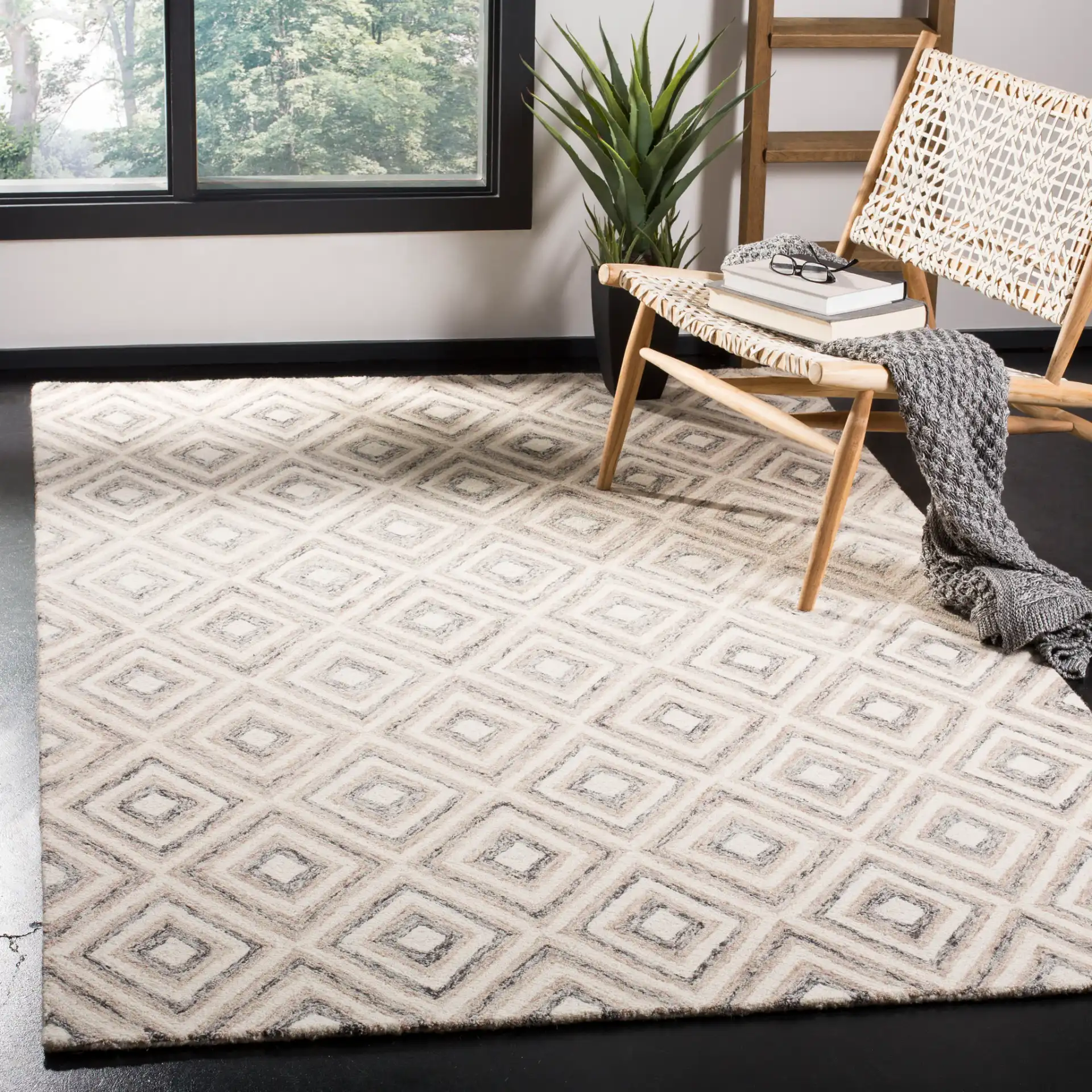 Micro-Loop Allover Concentric Diamond Hand-Tufted Wool Rug in Gray / Ivory in a styled room