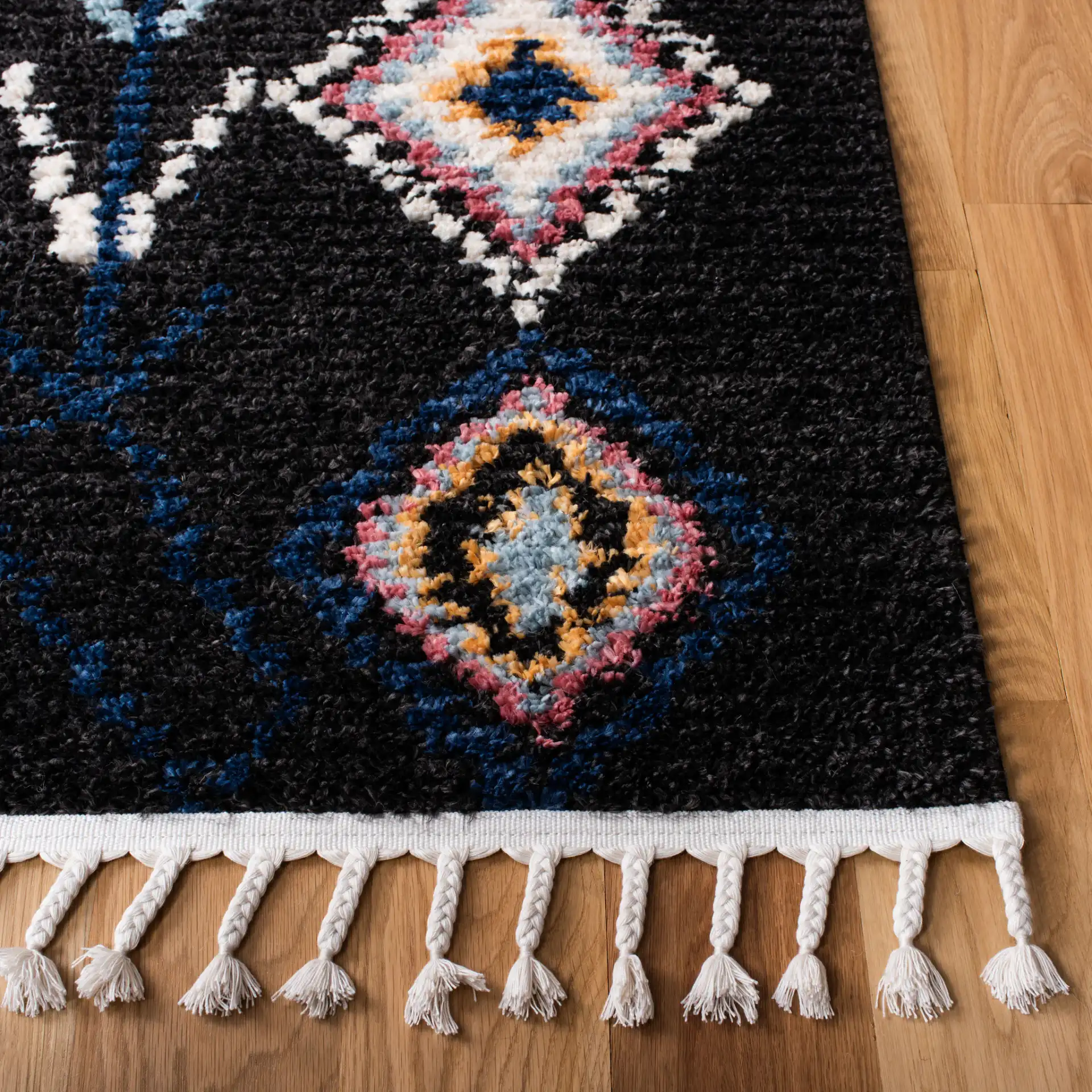 Morocco Diamond Column Shag Rug in Black / Navy in a styled room