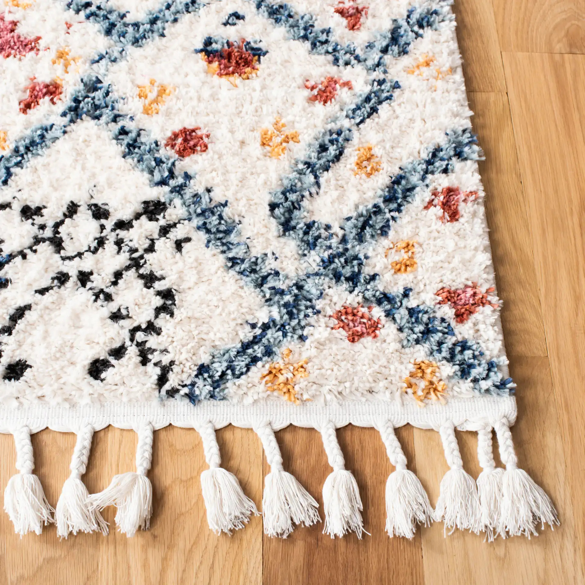 Morocco Diamond Lattice Rug in Morocco Diamond Lattice Rug in a styled room