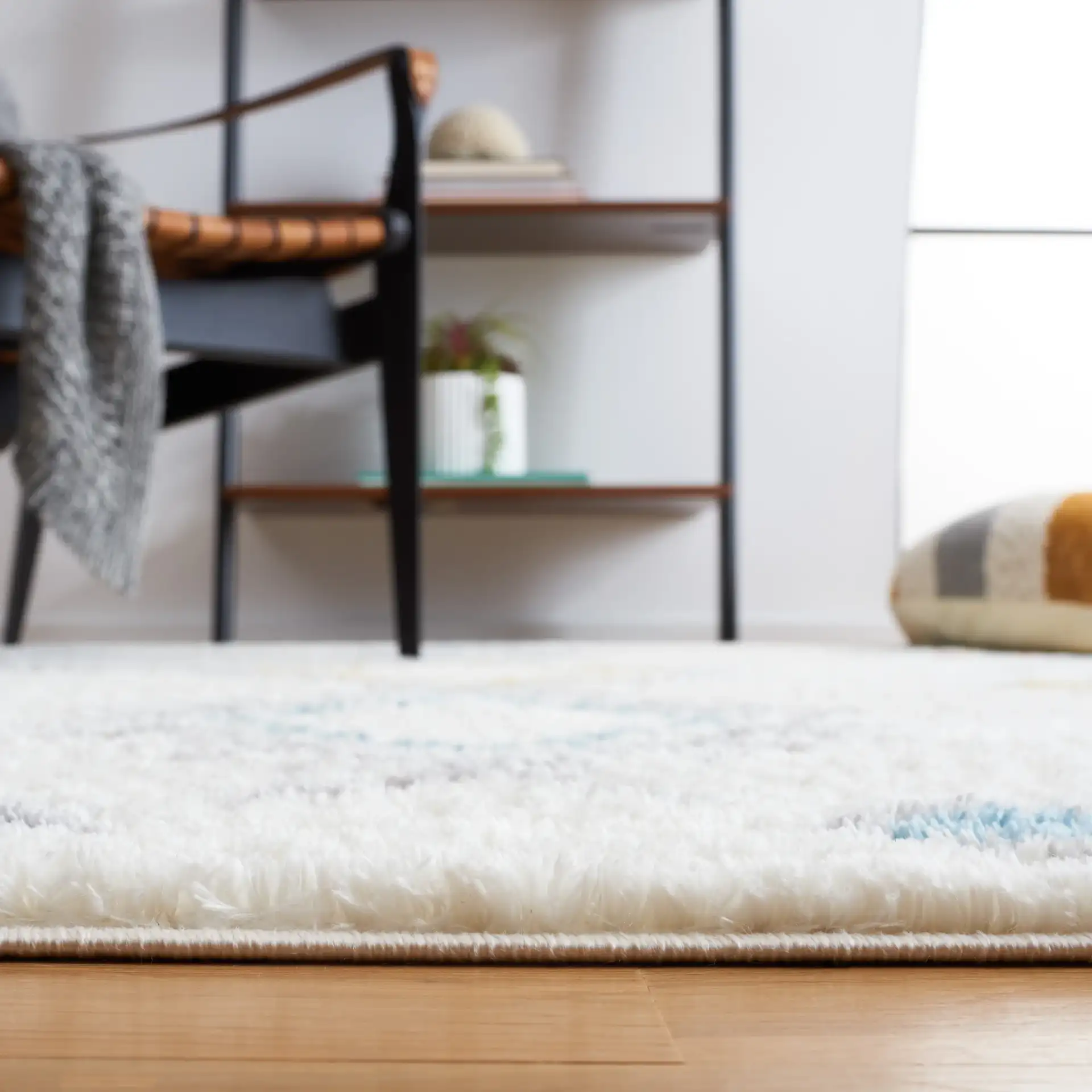 Marrakesh Tribal Spaced Diamond Rug in Ivory / Gray in a styled room