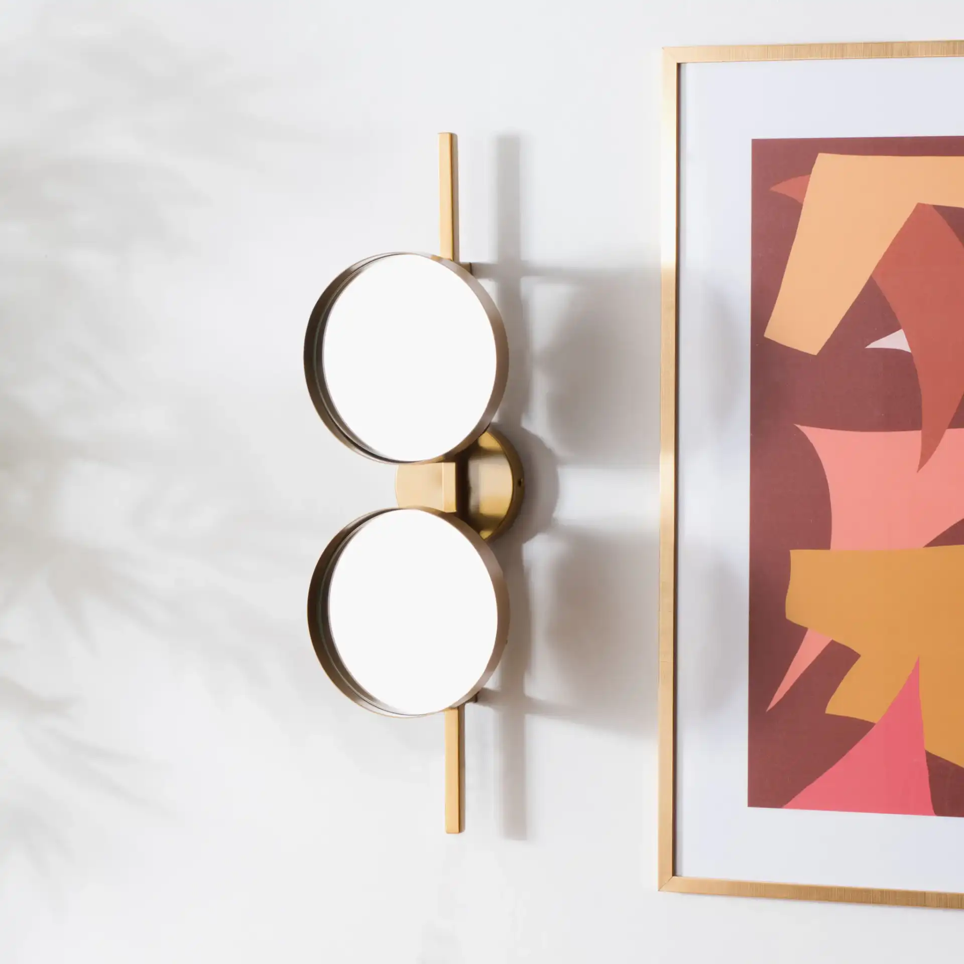 Ileva 7" Wall Decor in Gold, detail view
