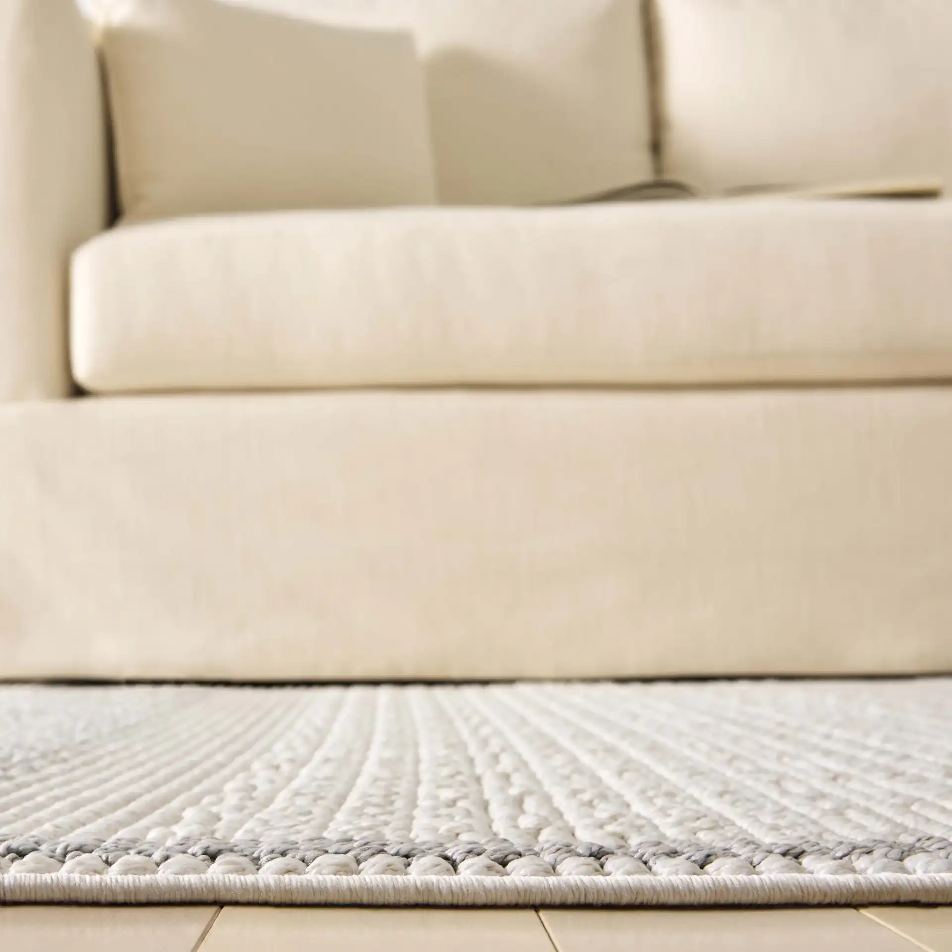 Martha Stewart Serenity Banded Geometric Rug in Ivory / Gray in a styled room