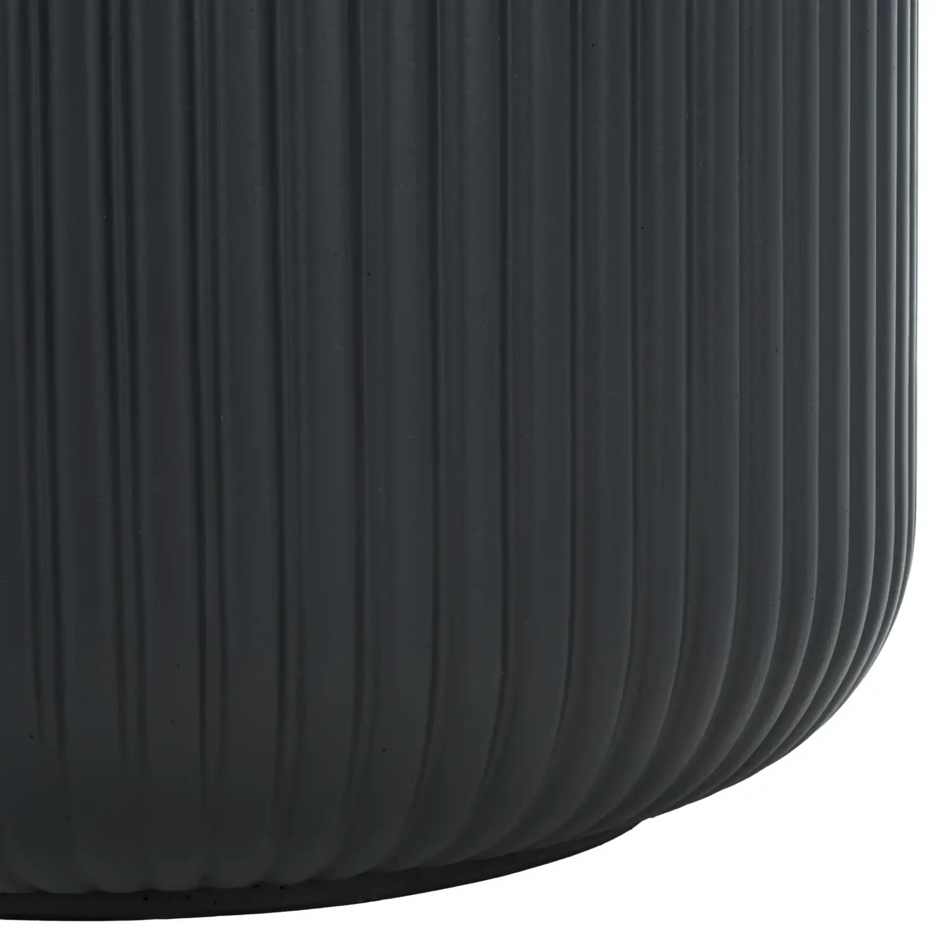 Lucca Planter Pot (Set Of 2) in Black in a styled room