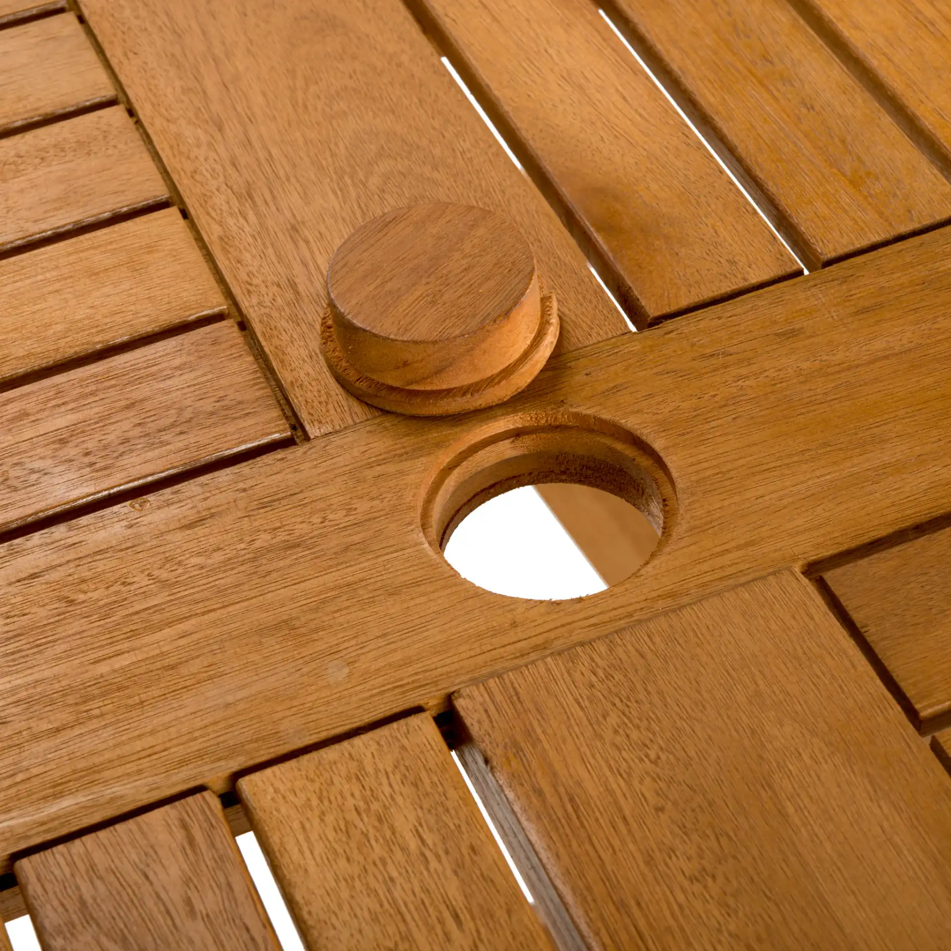 Chante Round Table Five-Piece Set in Natural, detail view