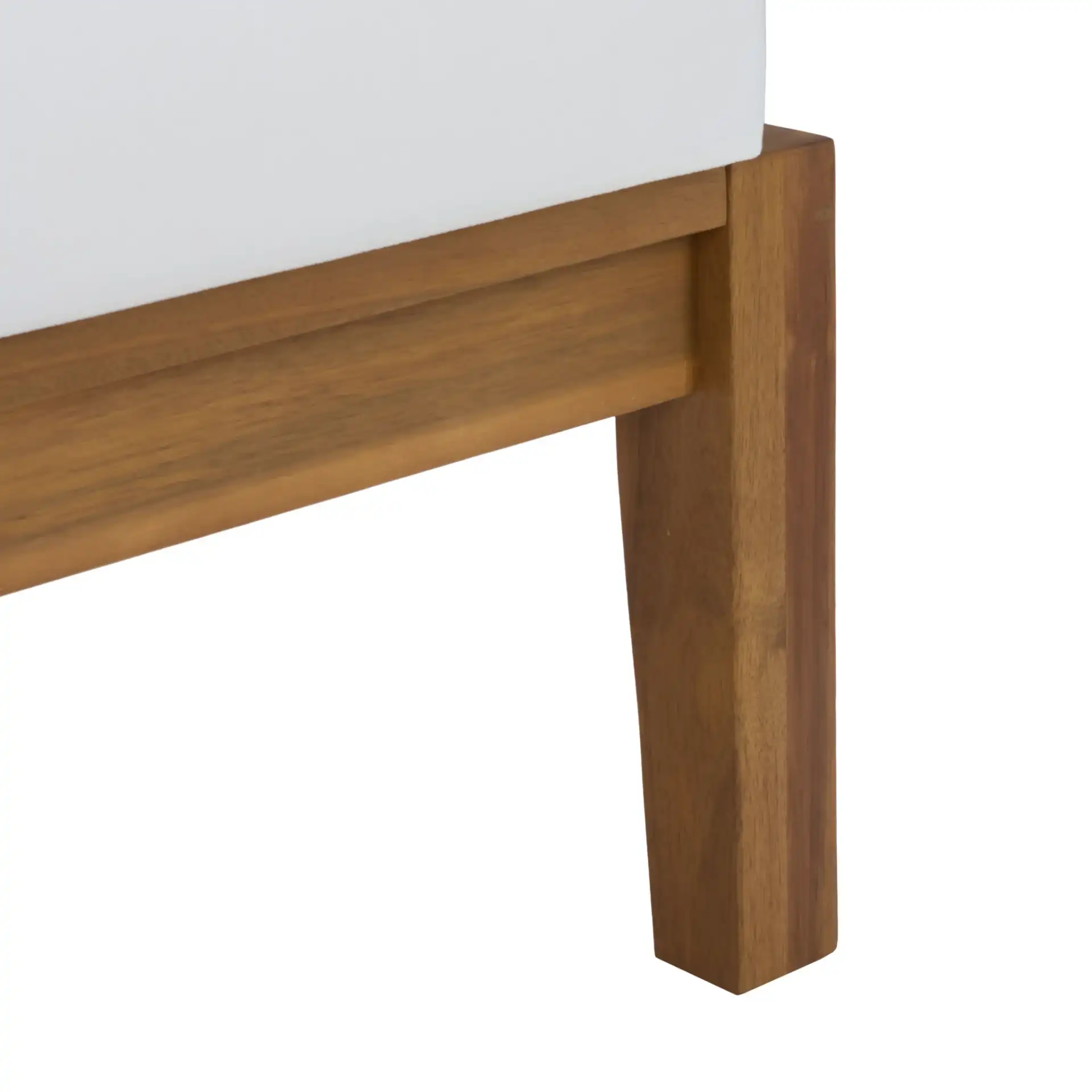 Victoria Loveseat in Natural / Ivory, detail view