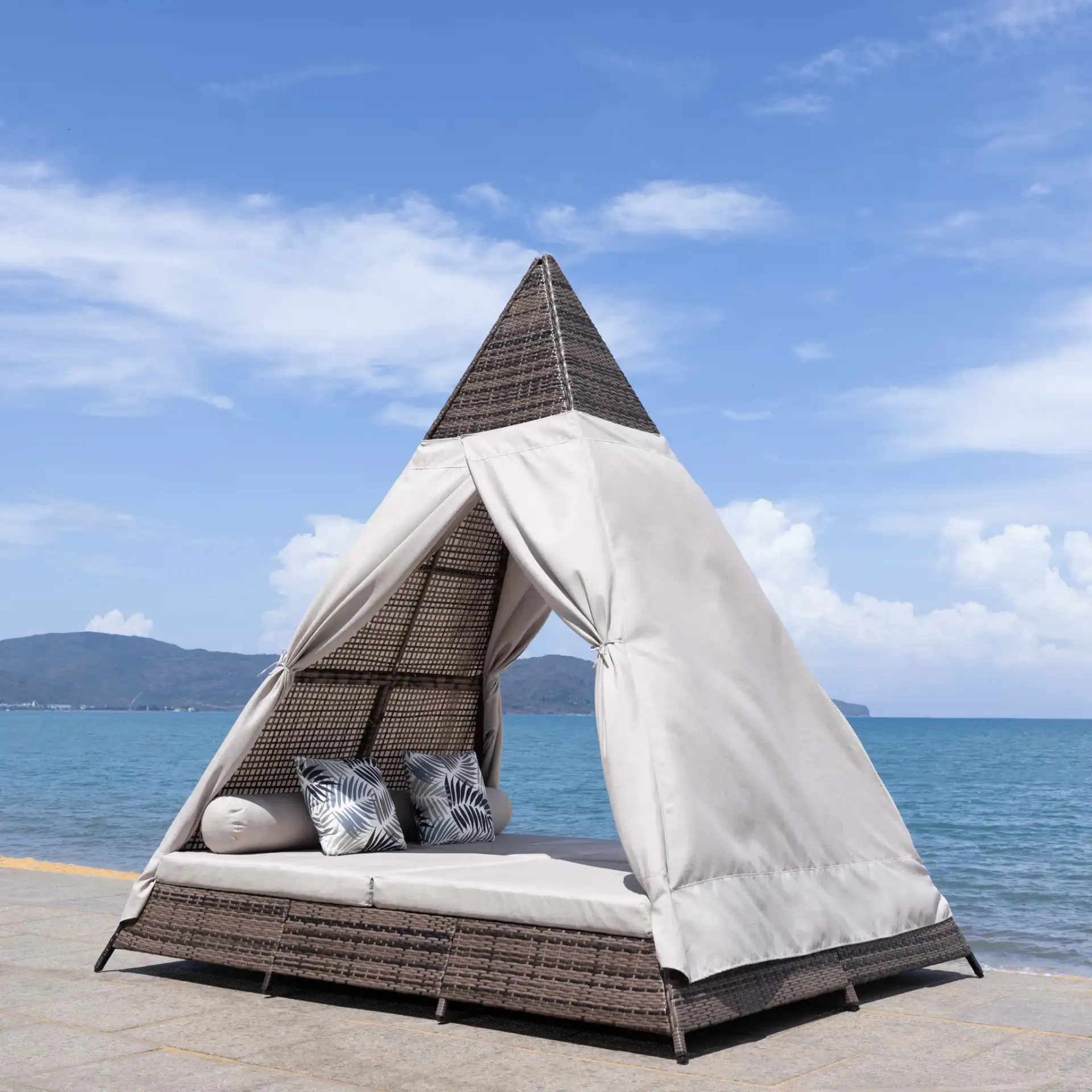 Bongo Daybed in Gray Brown / Light Gray in a styled room