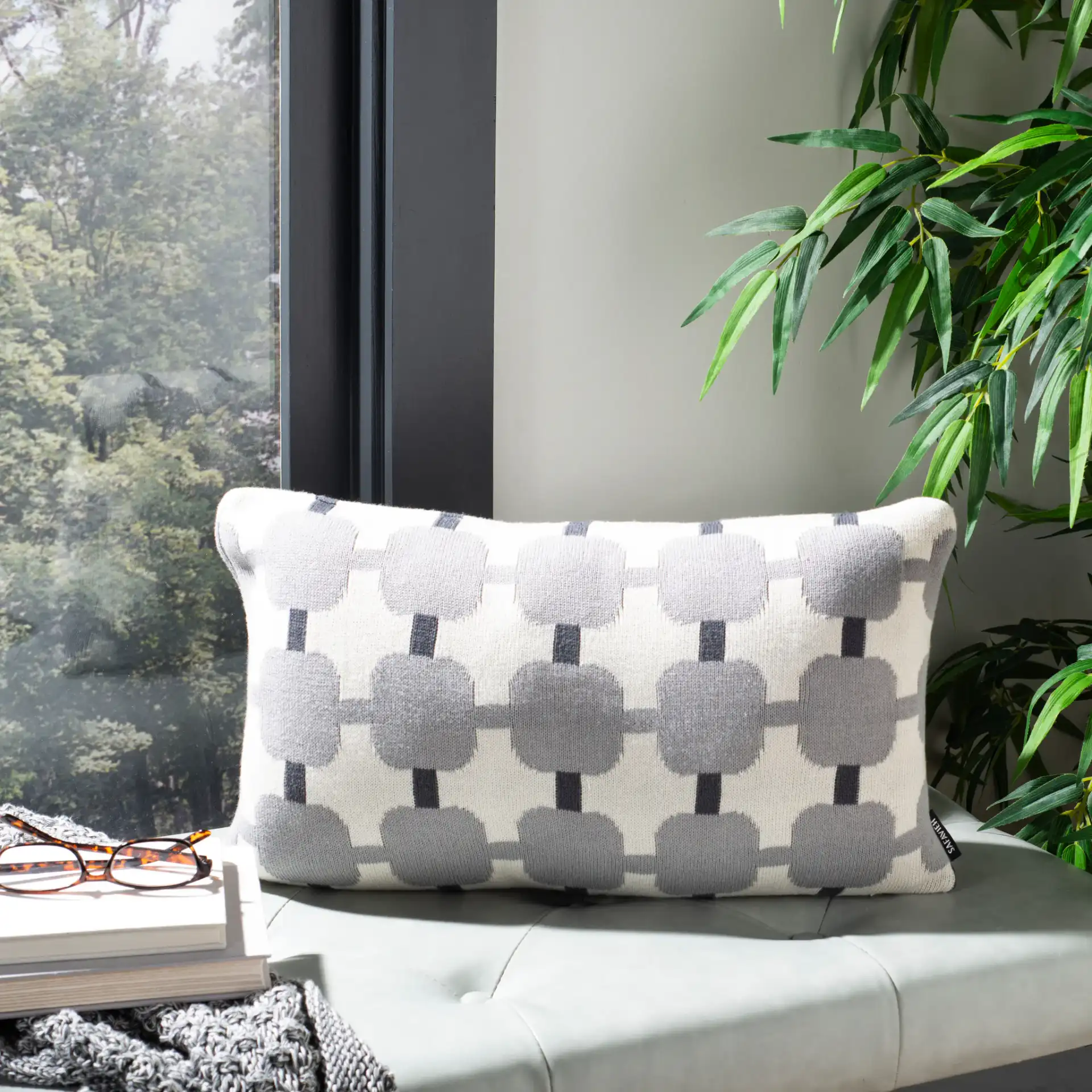 Retro Square Pillow in Light Gray / Dark Gray, detail view