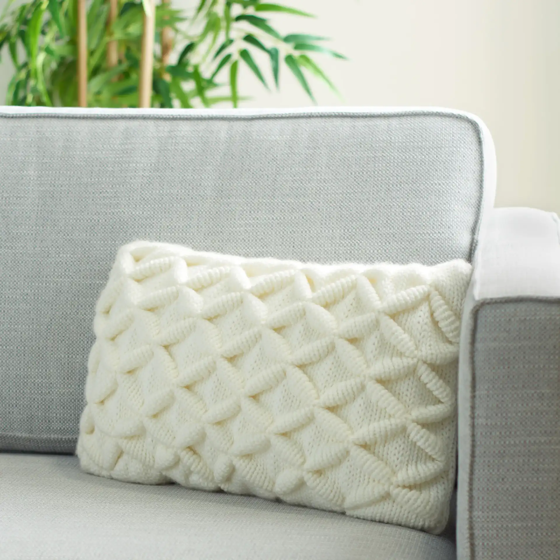 3D-Diamond Pillow in Ivory in a styled room