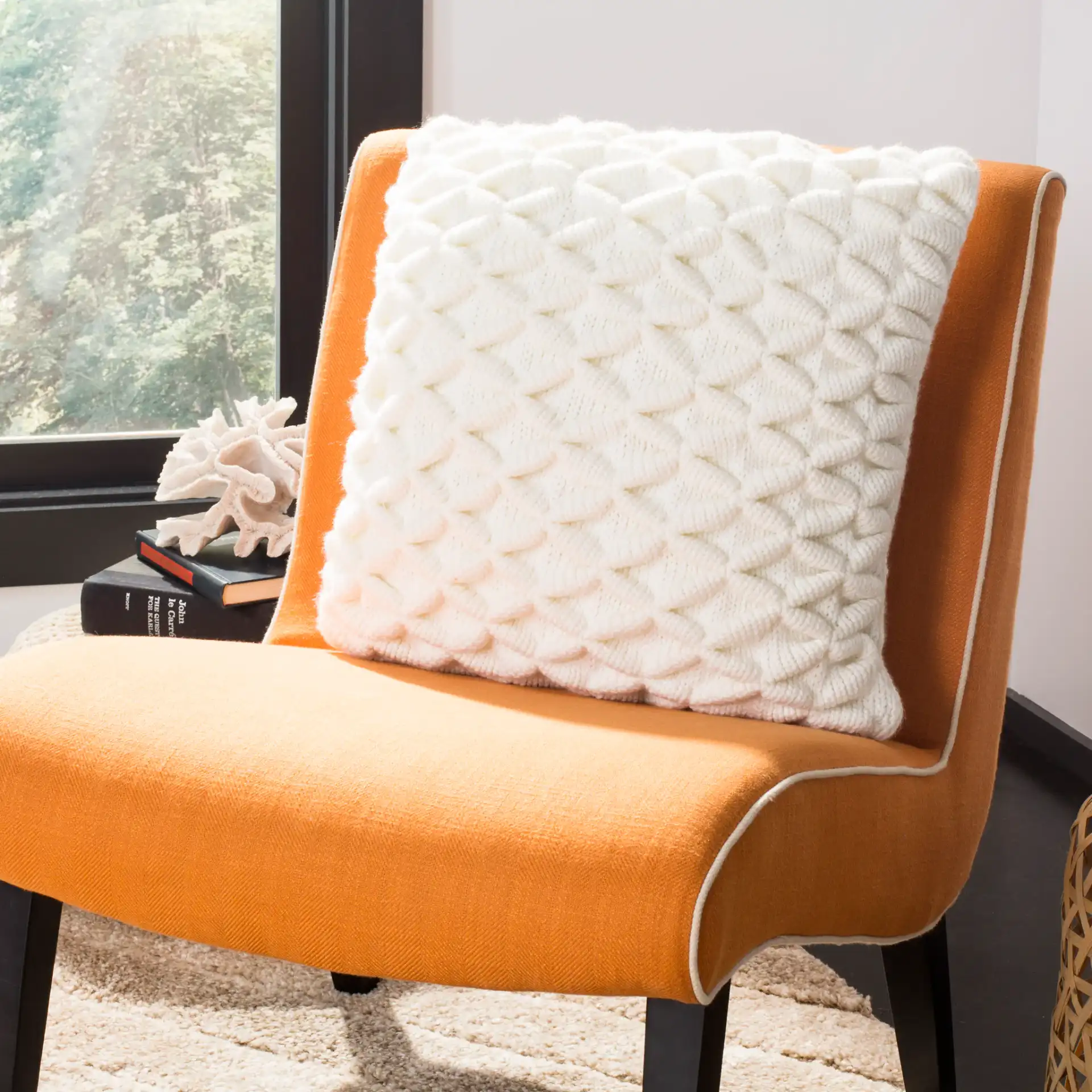 3D-Diamond Pillow in Ivory, detail view