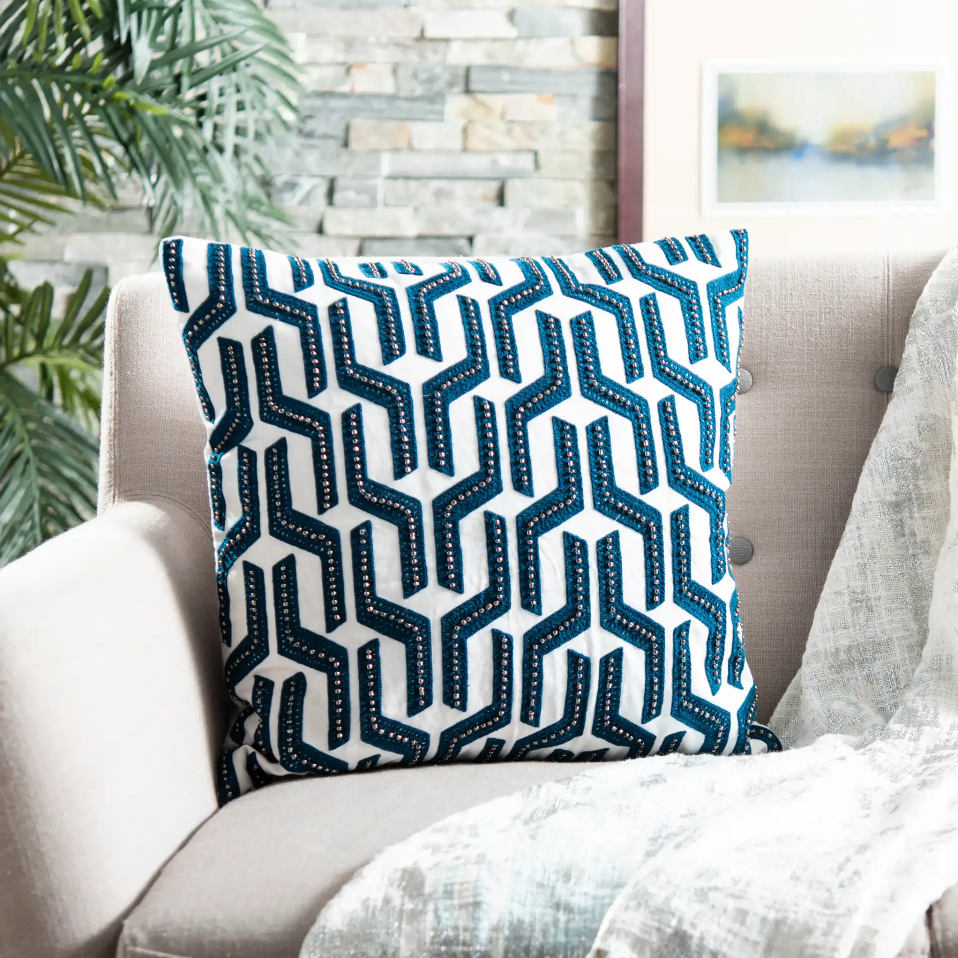 Chauncy Pillow in Navy Blue / White, detail view