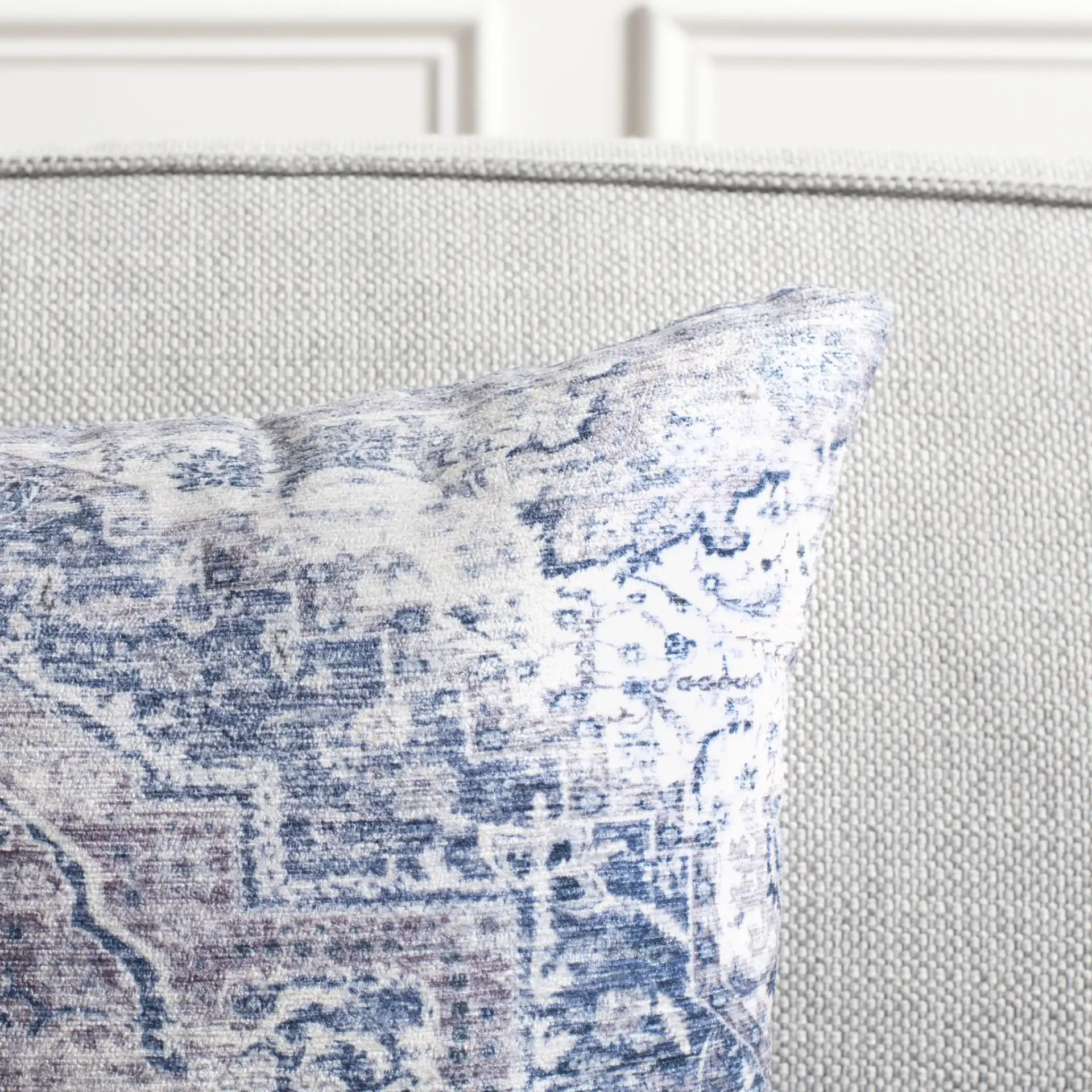 Zeru Pillow in Blue / Beige in a styled room
